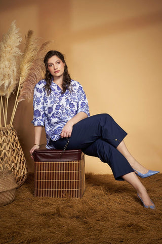 Cropped gabardine pants with buttons at the hem - Blue