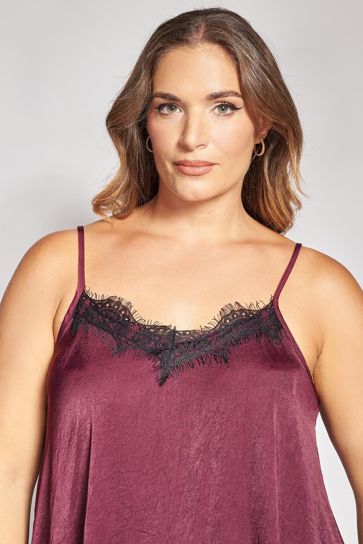 Σατινέ Lingerie Τοπ με Δαντέλα στη Λαιμόκοψη - Μελιτζανί