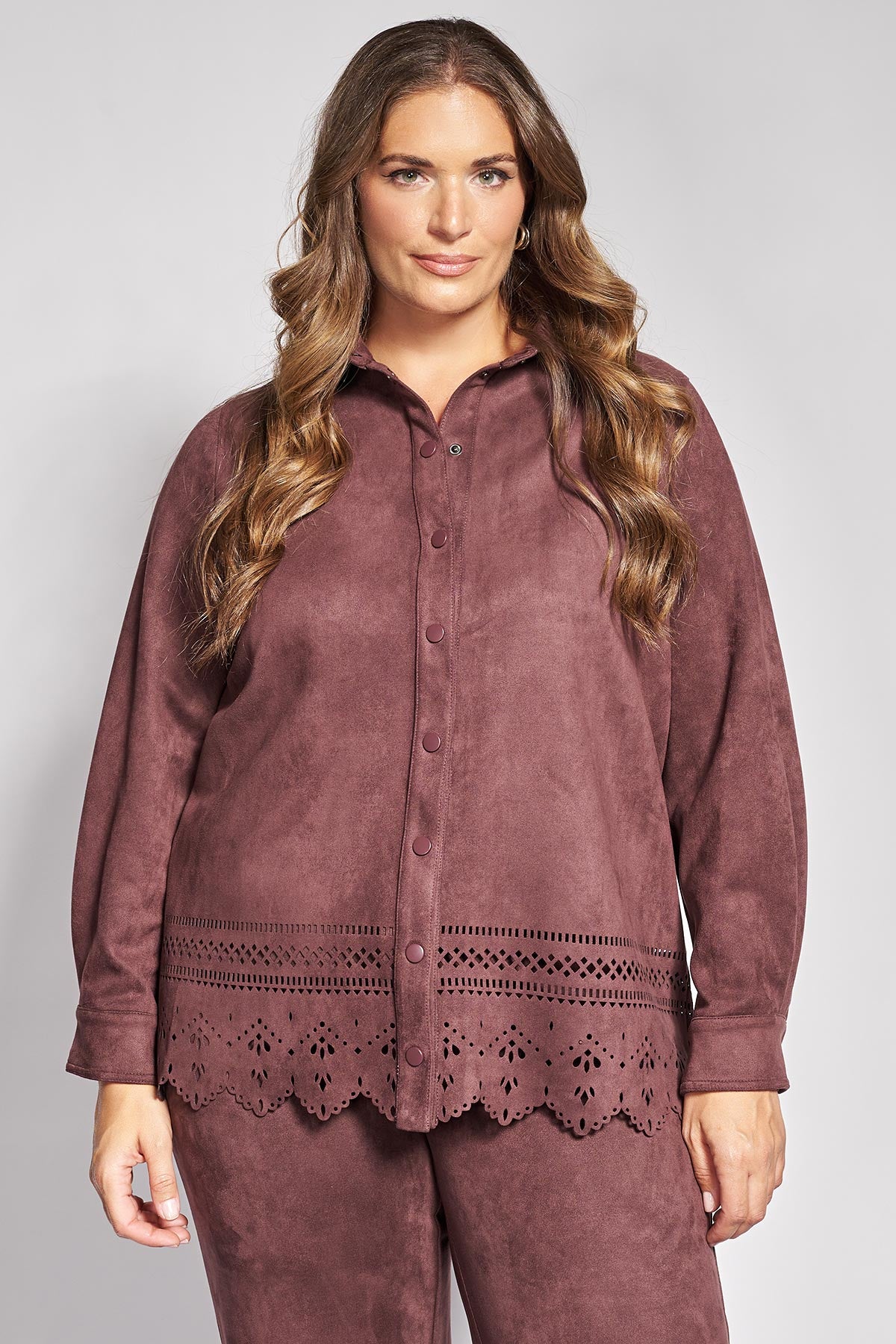 Overshirt από σουέτ ύφασμα με διάτρητες λεπτομέρειες - Καφέ
