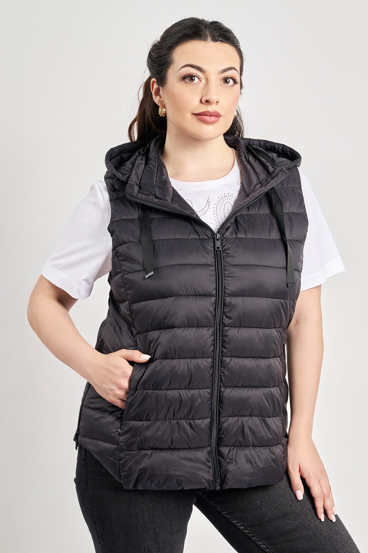 Sleeveless quilted jacket with hood - Black