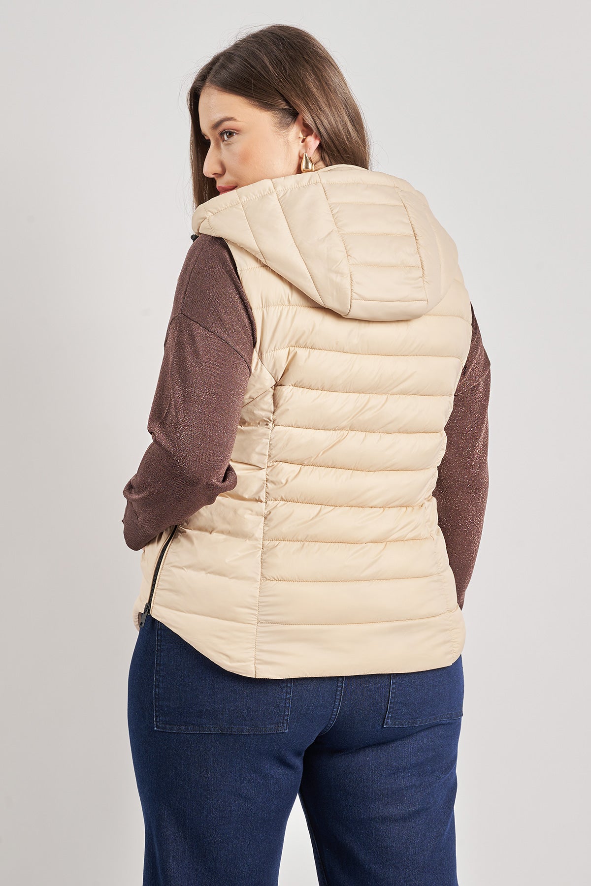 Sleeveless quilted jacket with hood - Beige