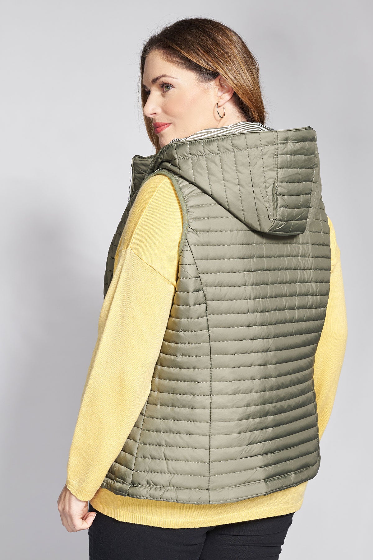 Sleeveless quilted jacket with striped hood - Khaki