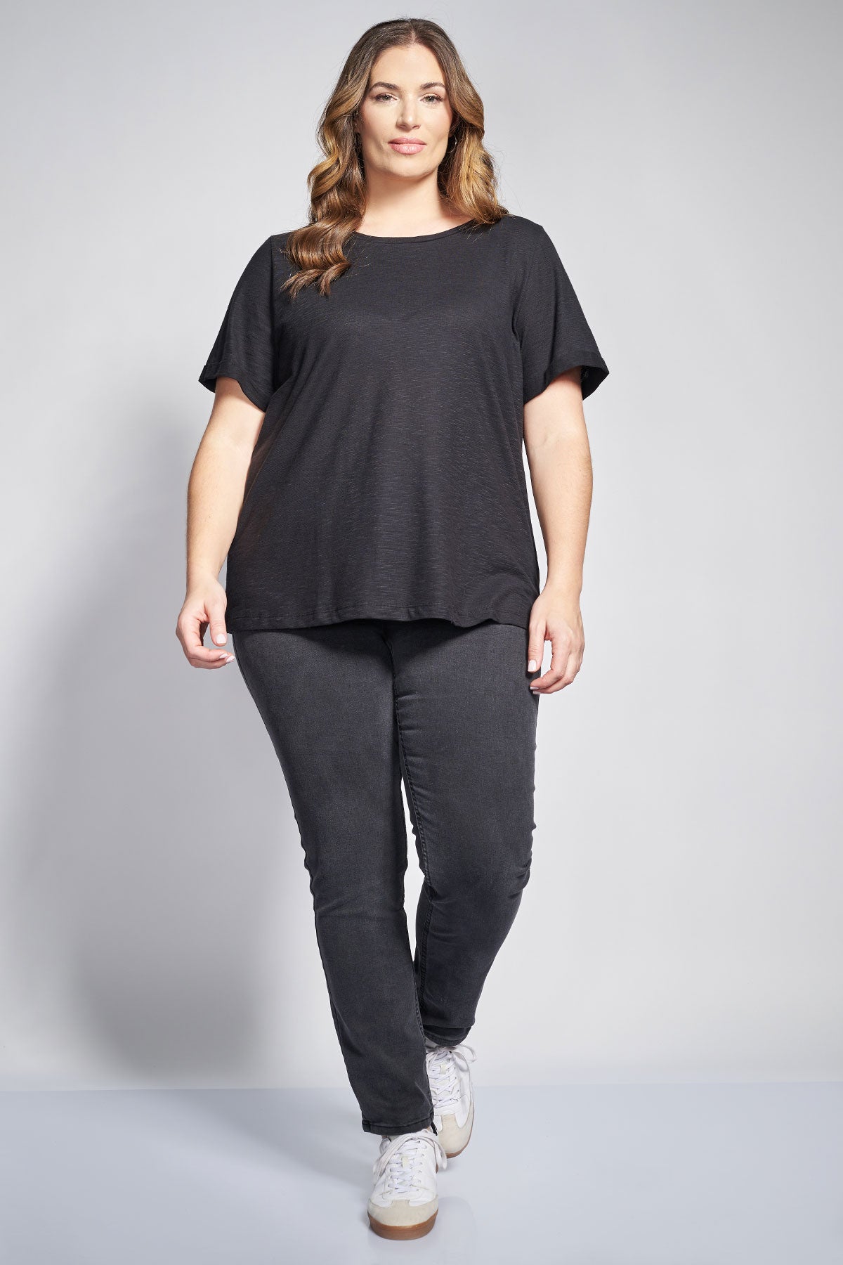 Basic short-sleeved cotton slub round-neck blouse - Black