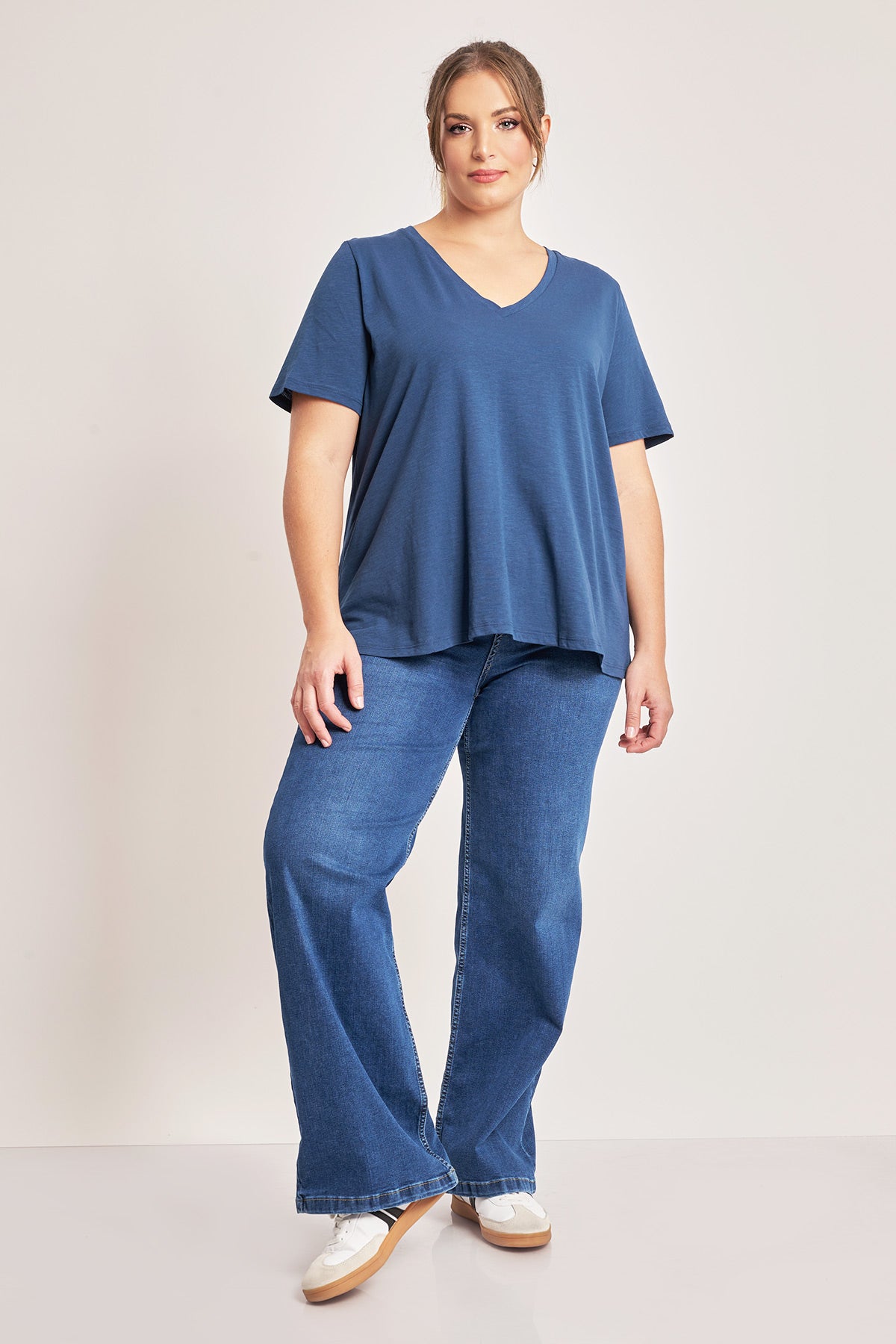 Basic cotton blouse with asymmetric hem - Blue