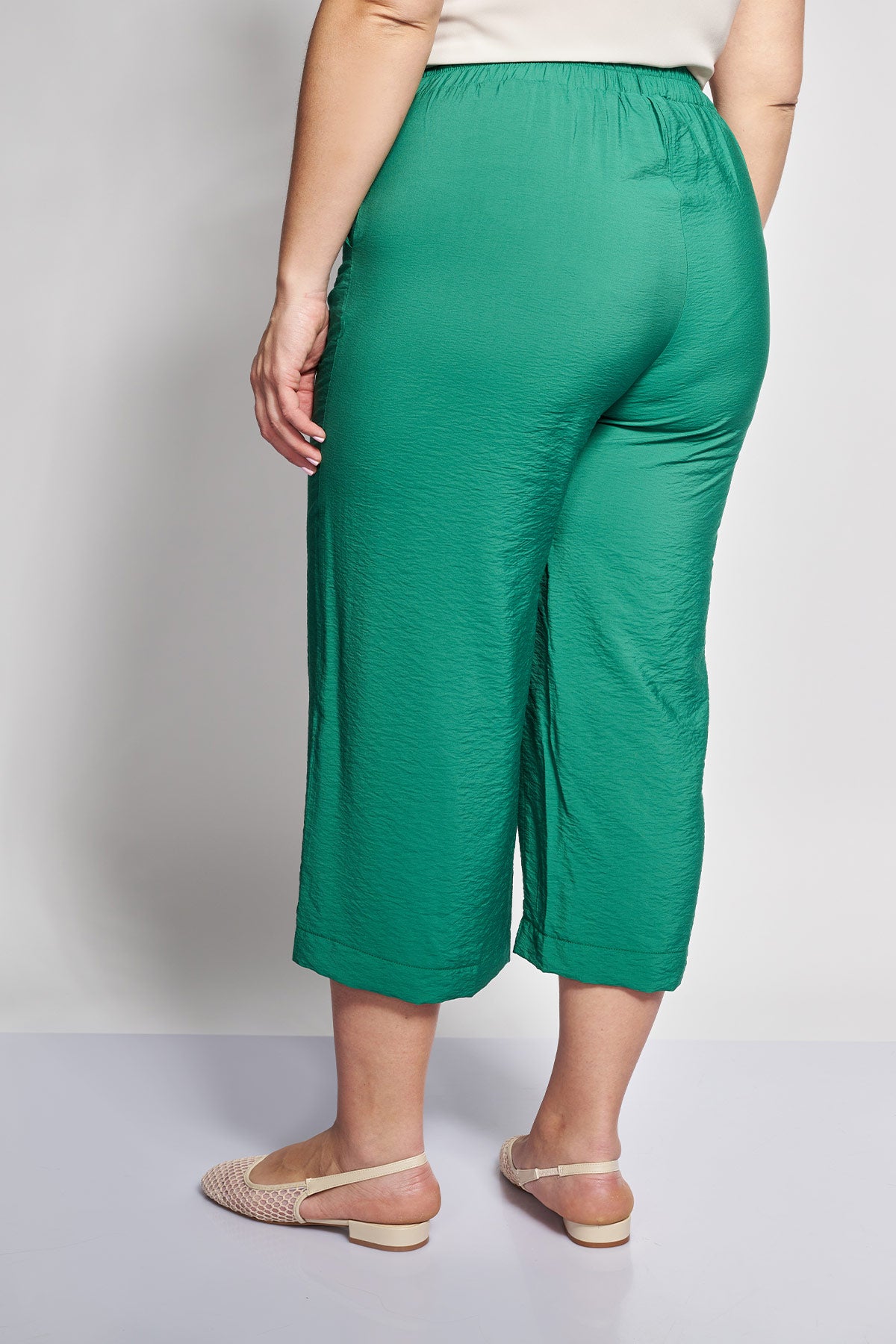 Cropped trousers in linen look - Green