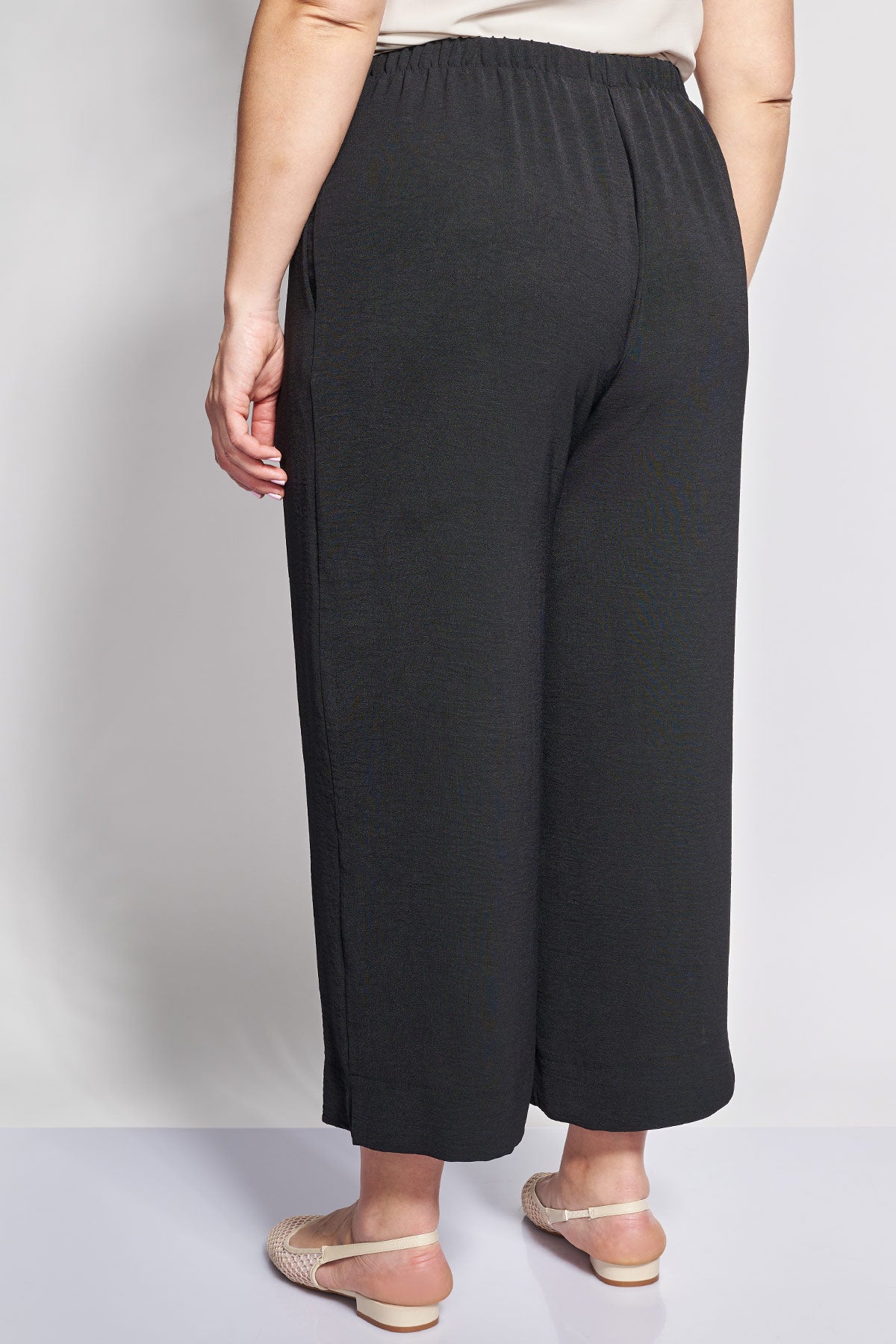 Washed Textured Cropped Wide-Leg Trousers - Black