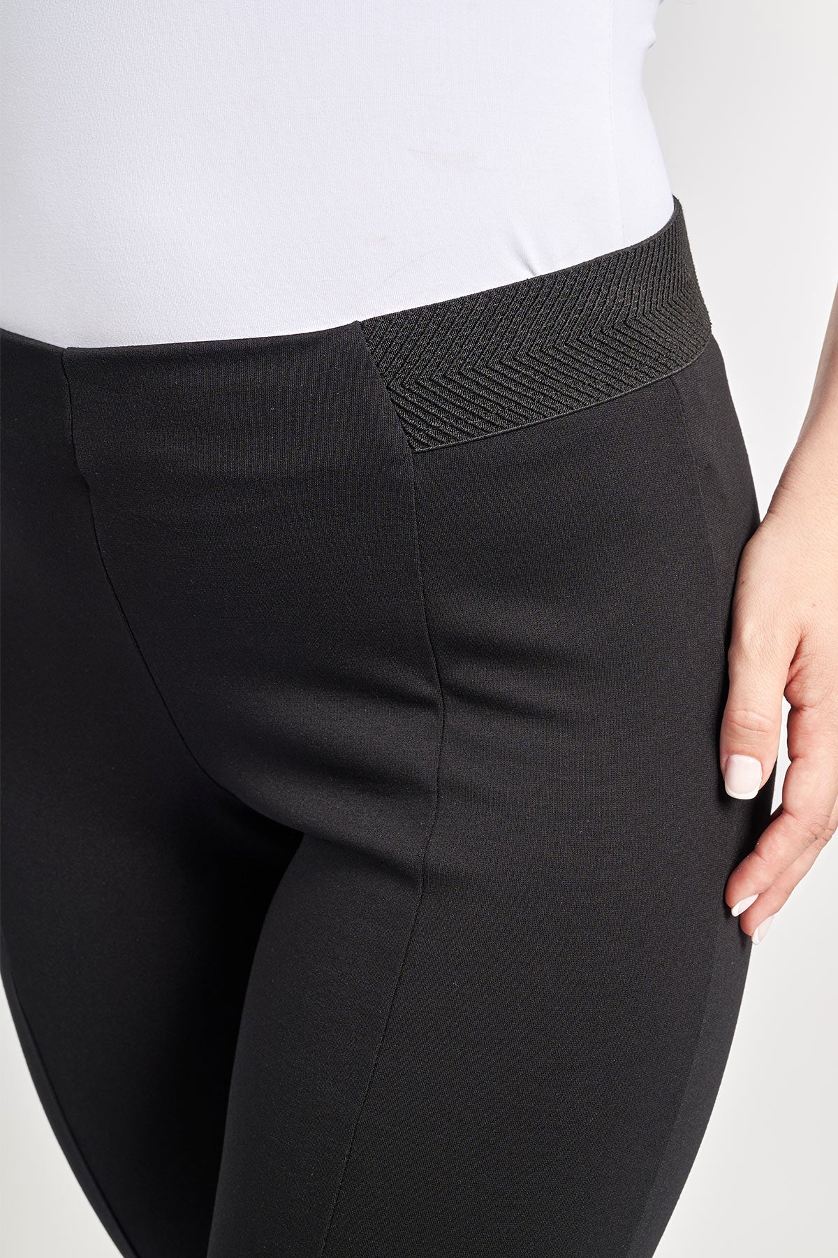 Elastic cigarette pants with stitching - Black