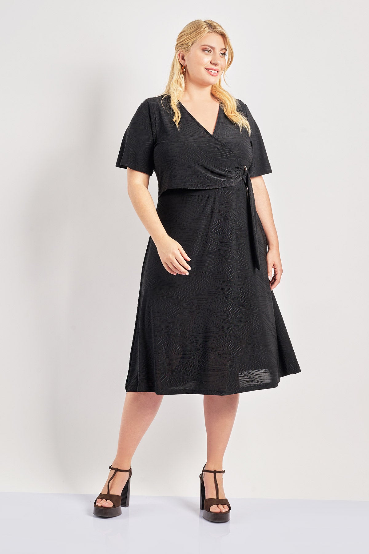 Wavy jacquard wrap dress - Black