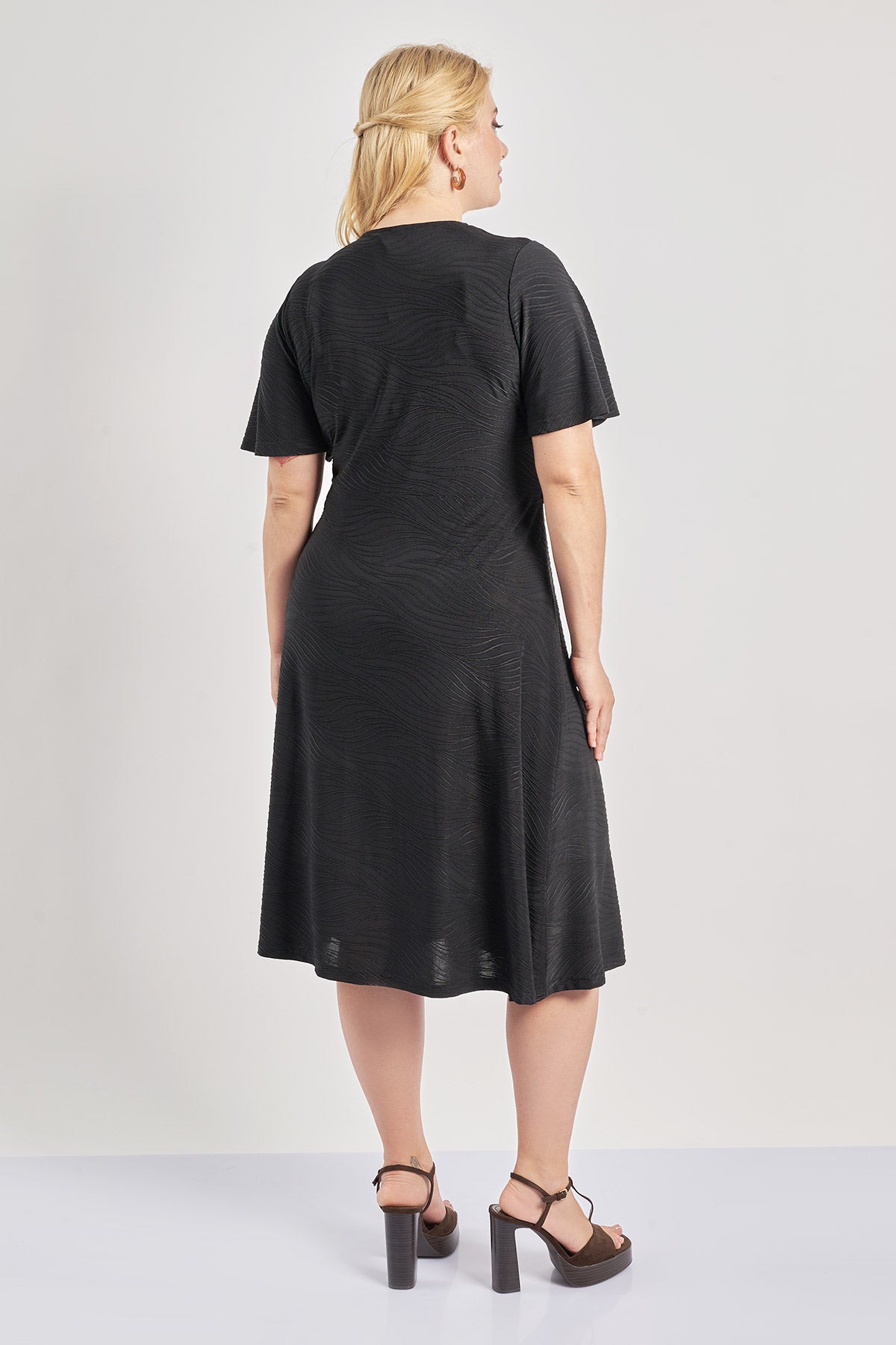 Wavy jacquard wrap dress - Black