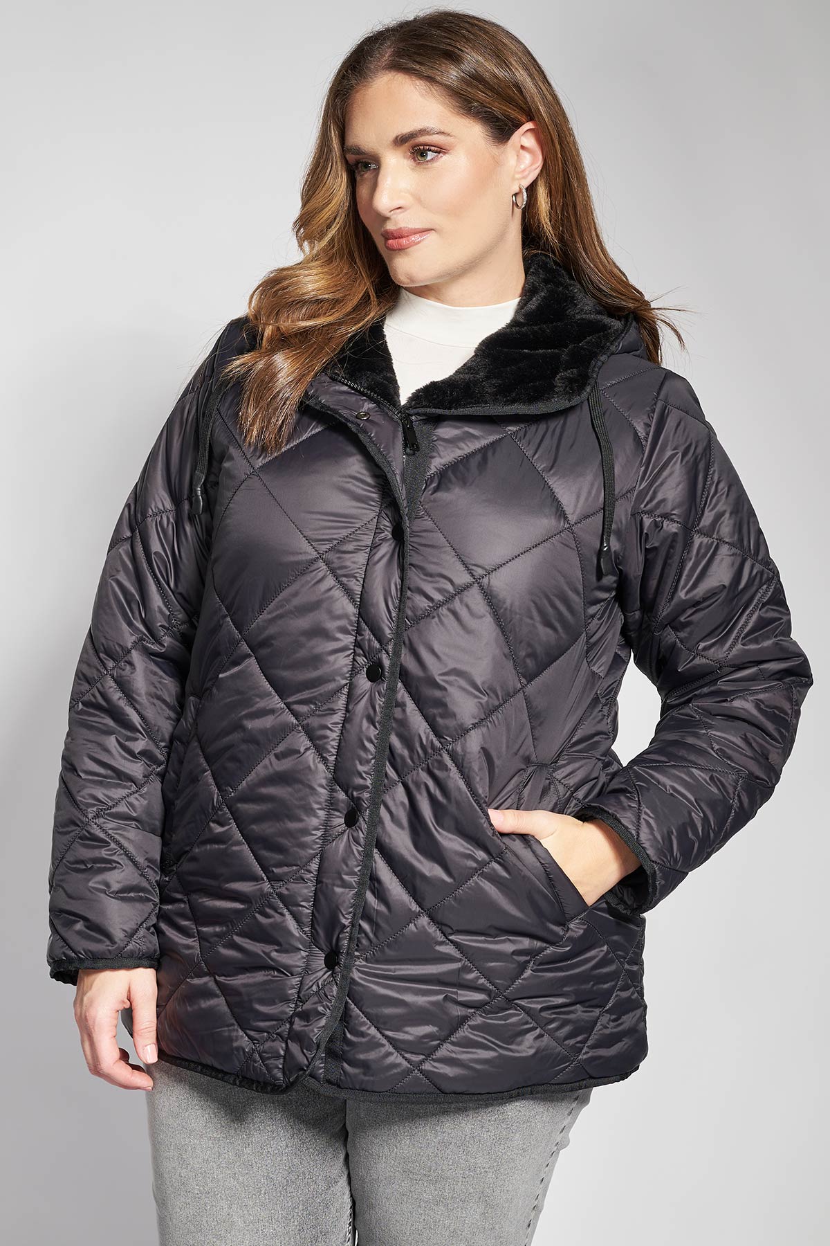 Quilted waterproof hooded puffer with fur lining - Black