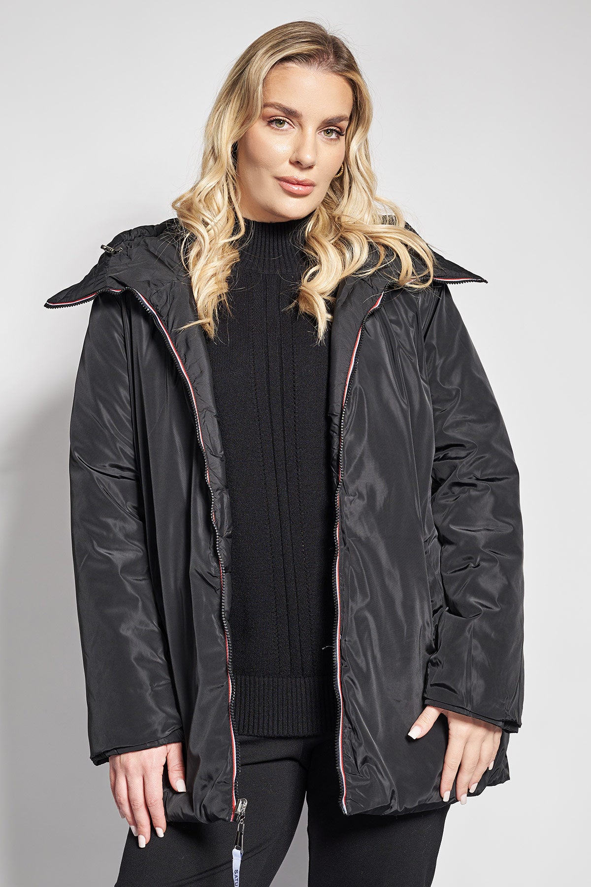 Reversible quilted jacket with hood - Black
