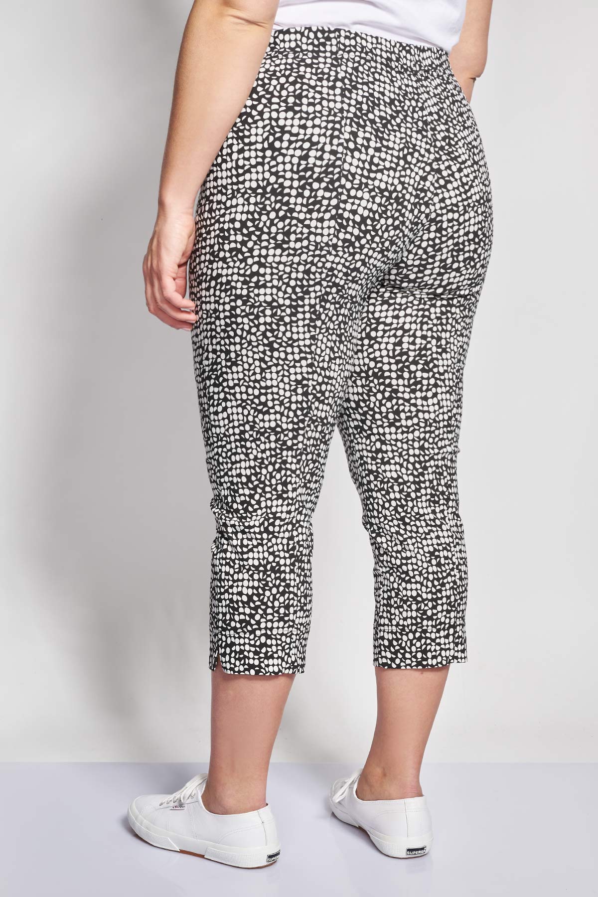 Capri Trousers Geometric Print - Black