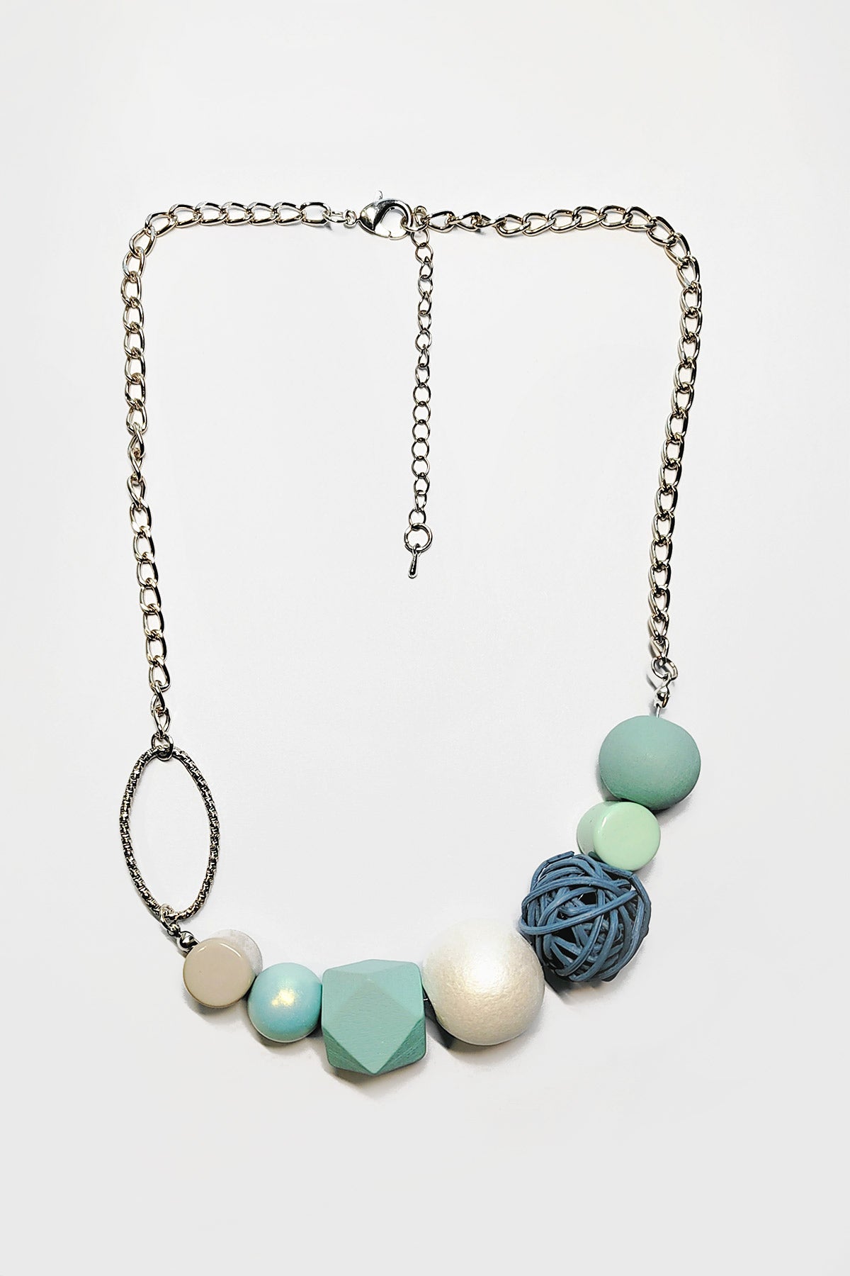 Chain necklace with various beads mint - Mint