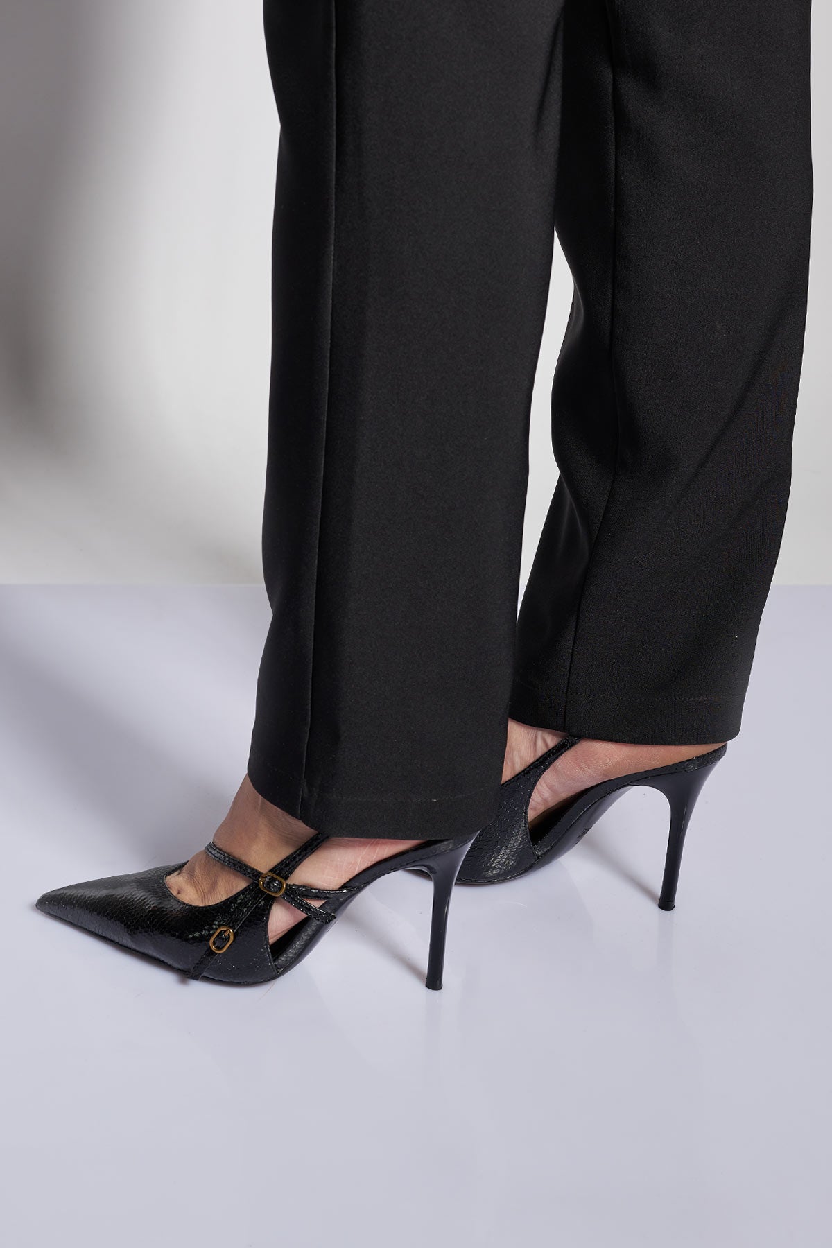 Κρεπ παντελόνι slim fit - Μαύρο