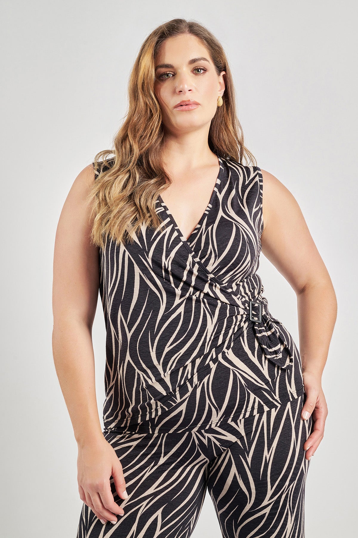 Wrap stretchy print blouse with buckle - Black