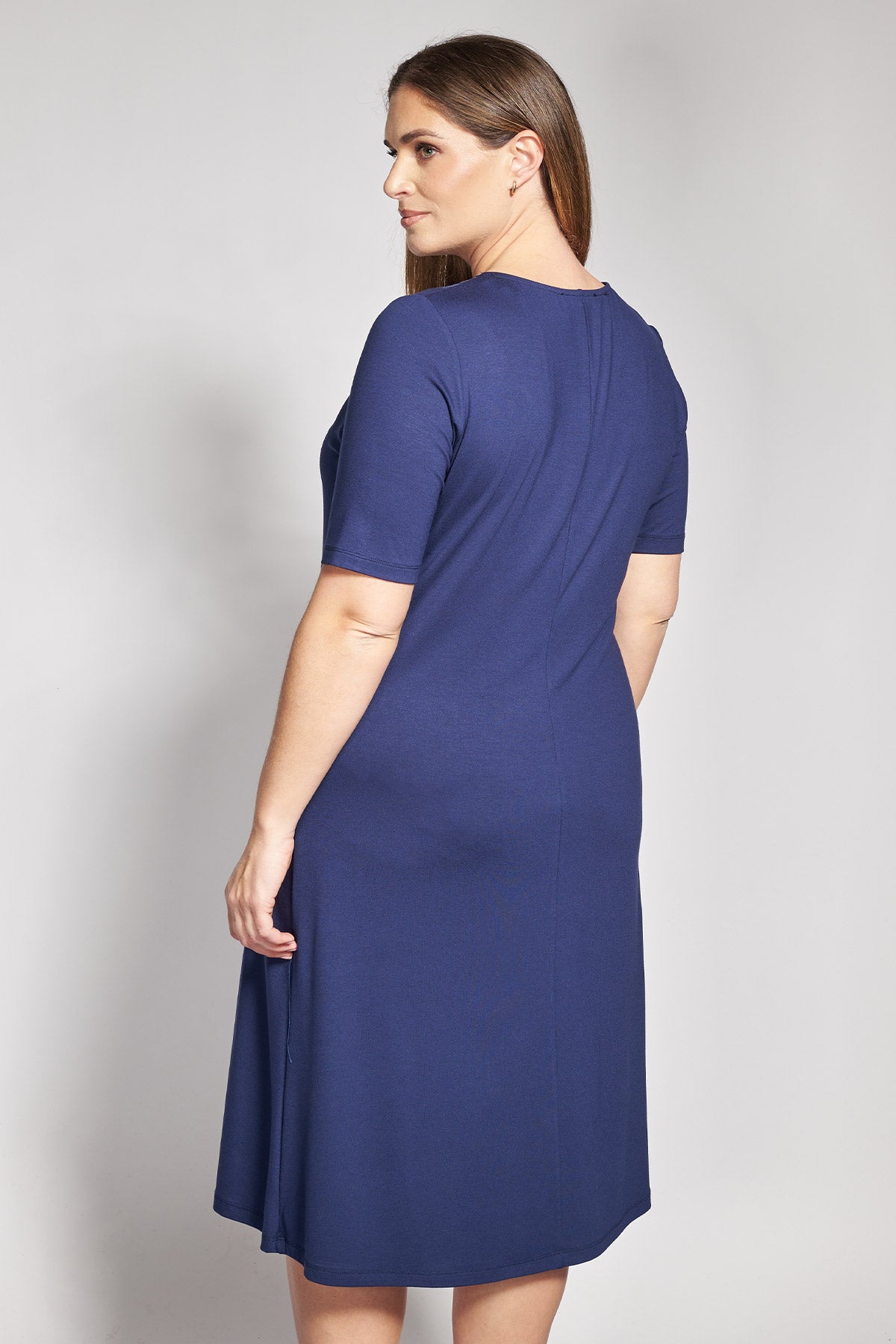 Midi dress with embroidered v-neckline - Blue