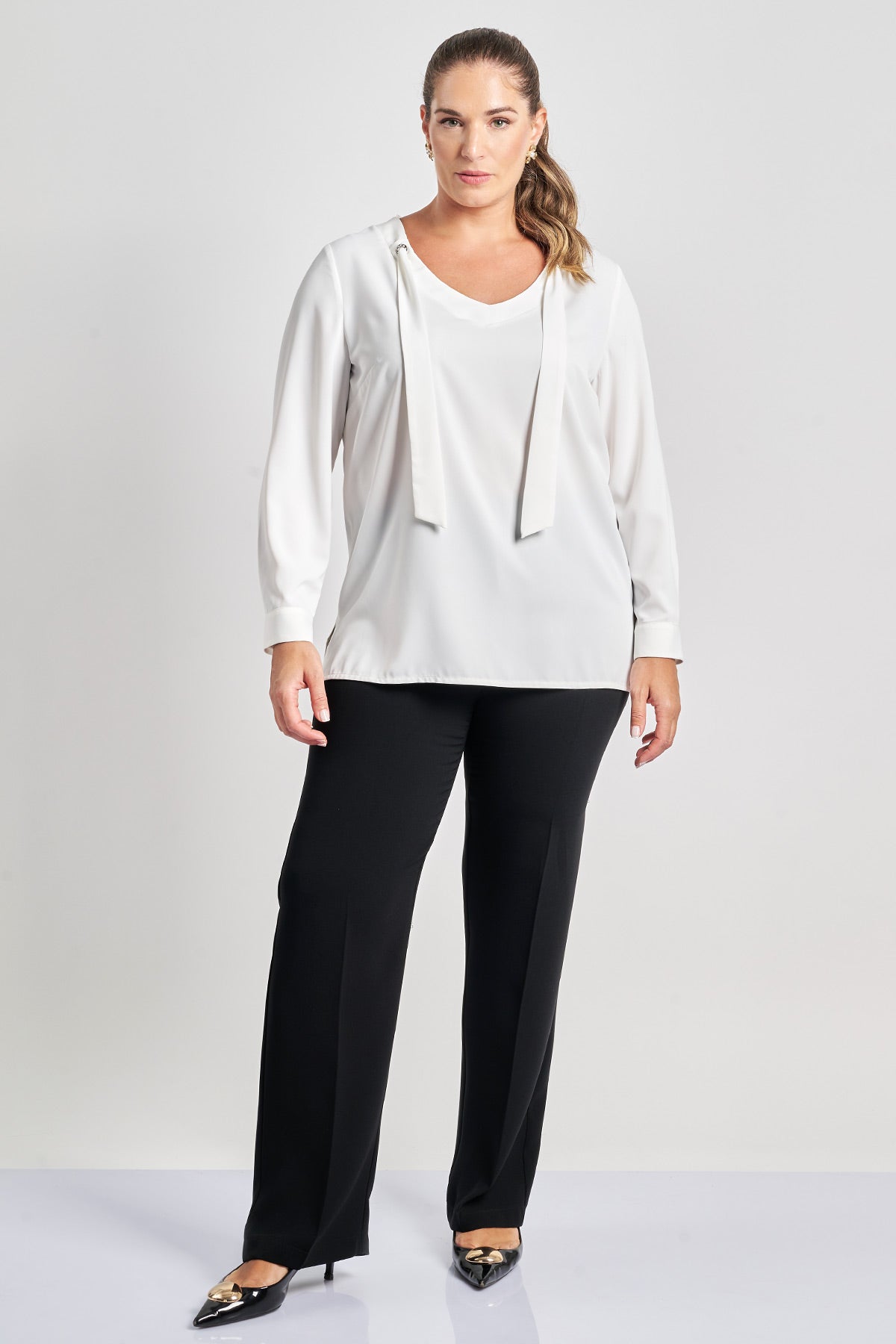 Blouse with cuffs and ties - White