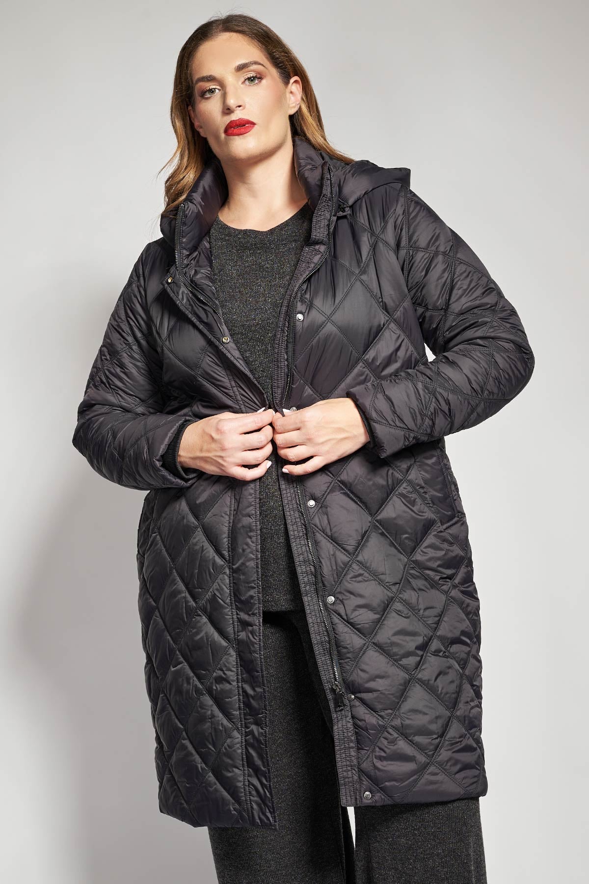 Long quilted jacket with detachable hood - Black