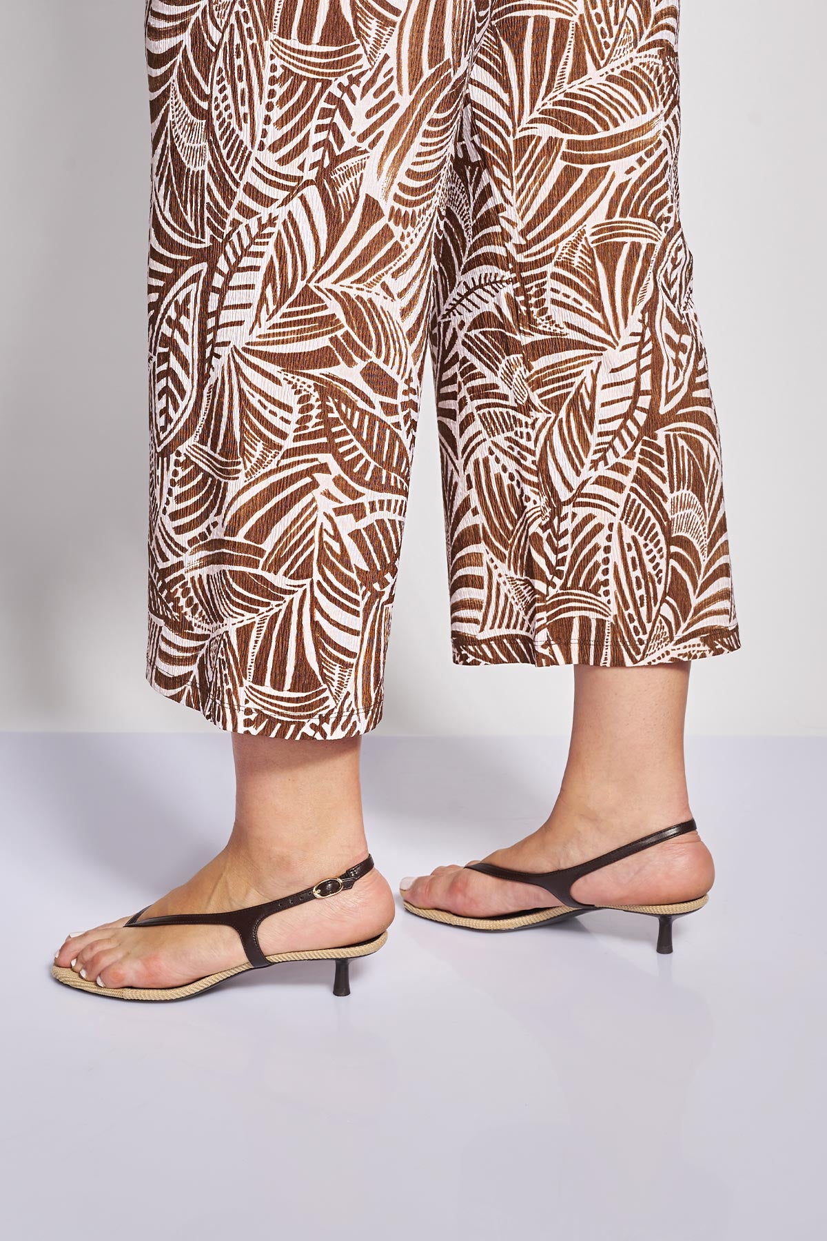 Παντελόνα ελαστική σε botanical print - Εκρού