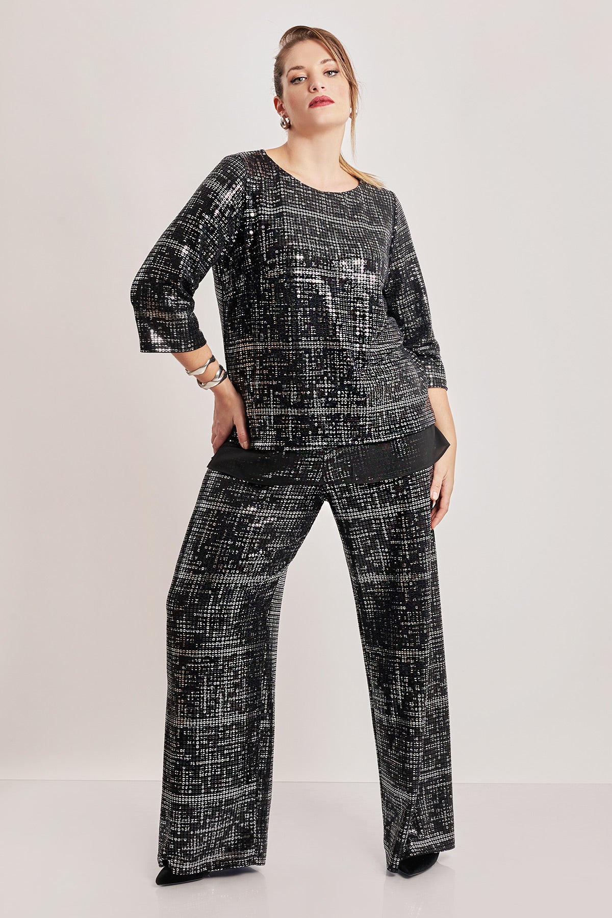 Trousers with sequins in arrangement - Black