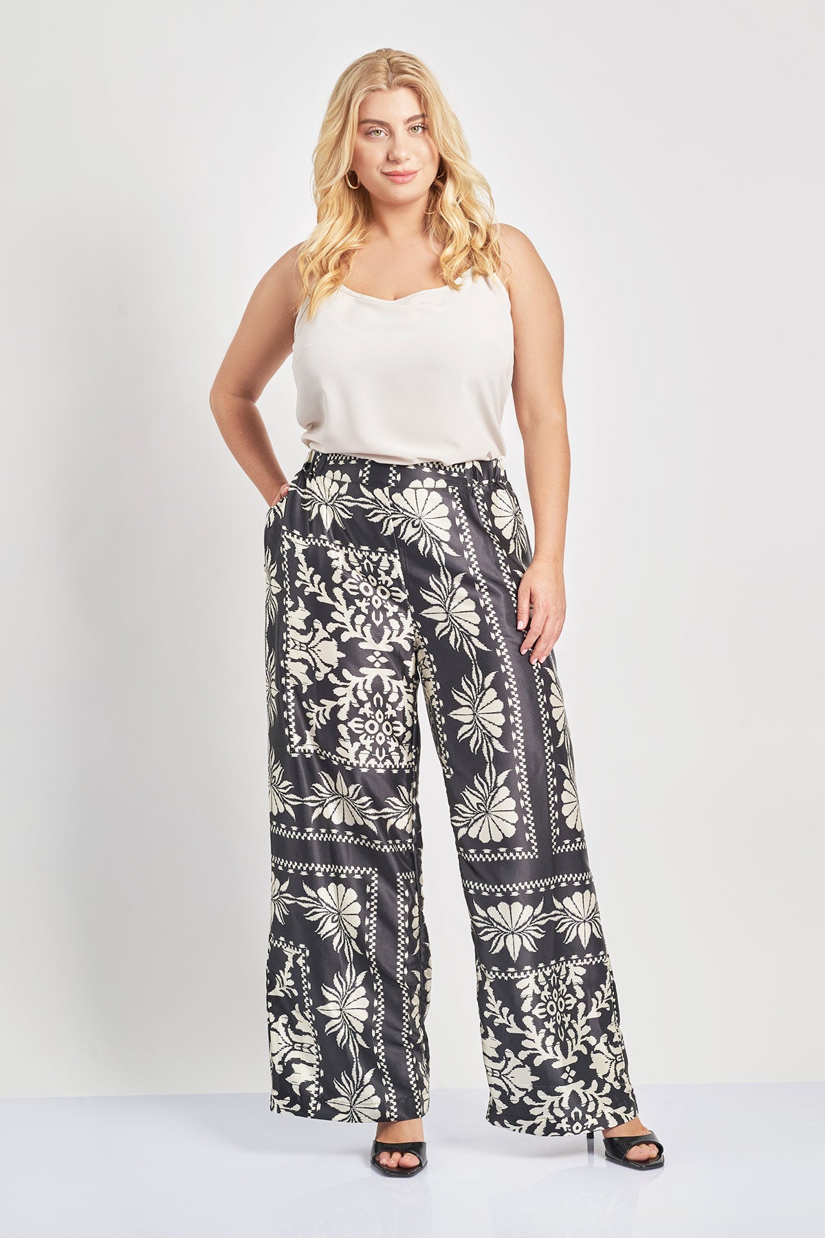 Satin printed trouser with scarf graphic - Black