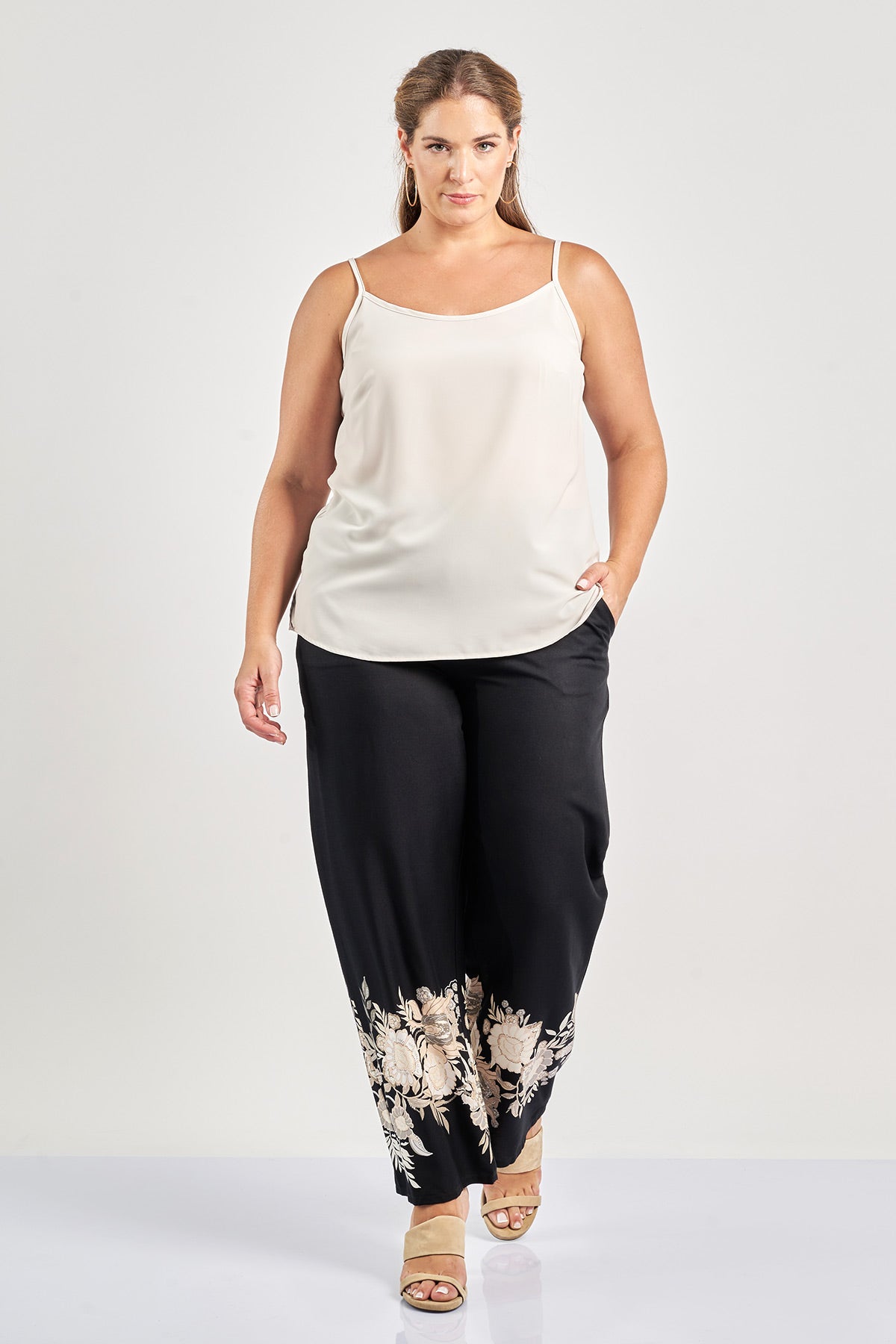 Viscose trousers with floral decoration - Black