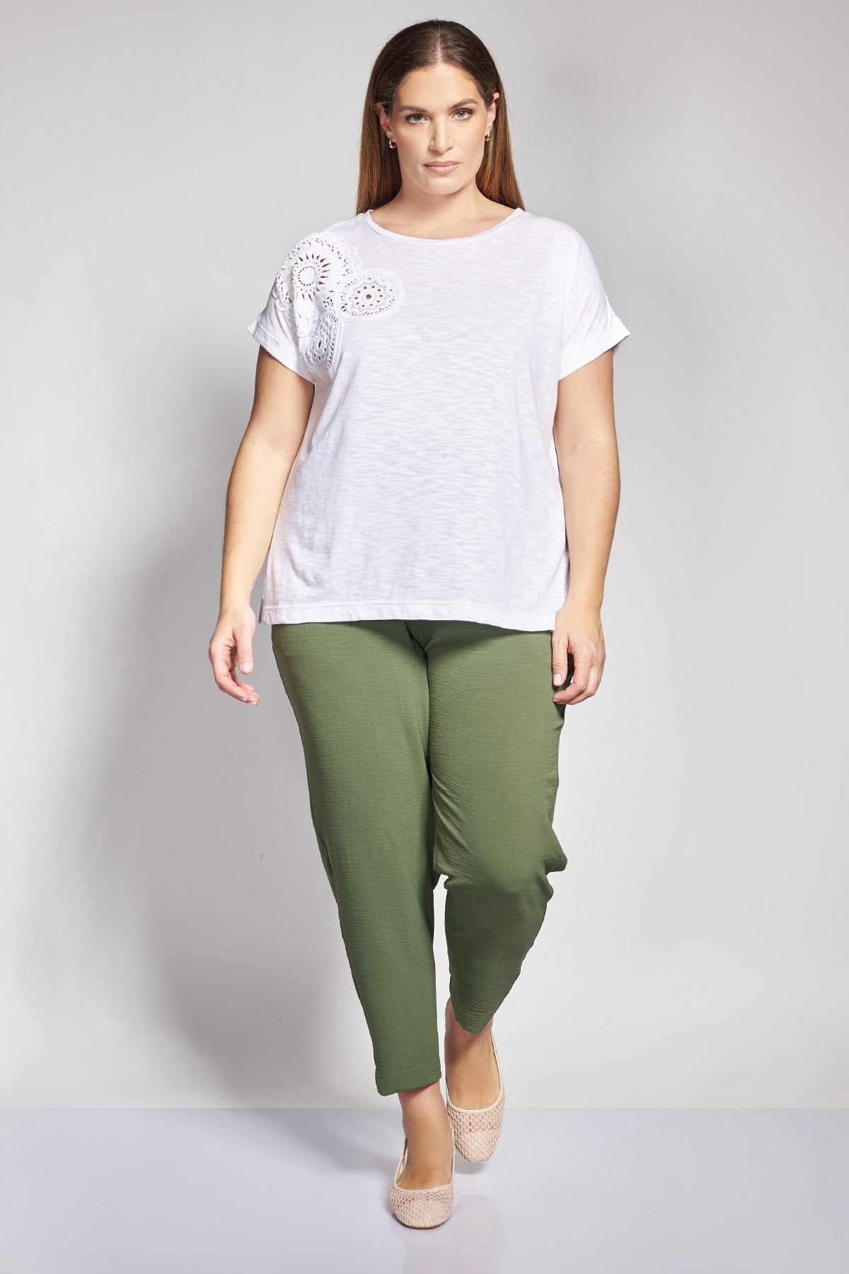 Tapered trousers with turn-ups in textured washed - Khaki