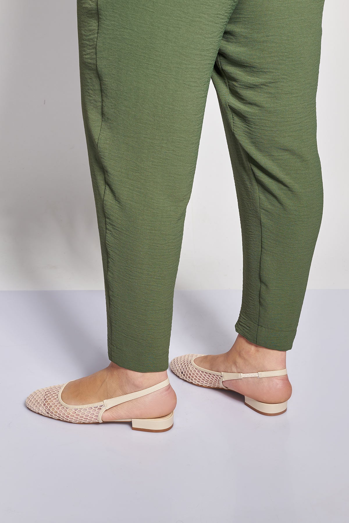 Tapered trousers with turn-ups in textured washed - Khaki