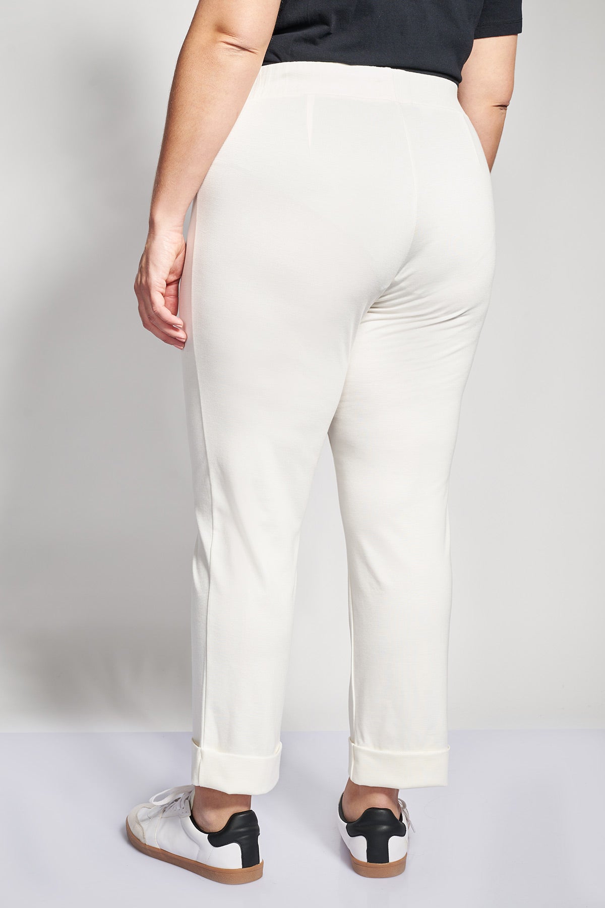 Punto trousers with elasticated waist and turnovers - Ecru