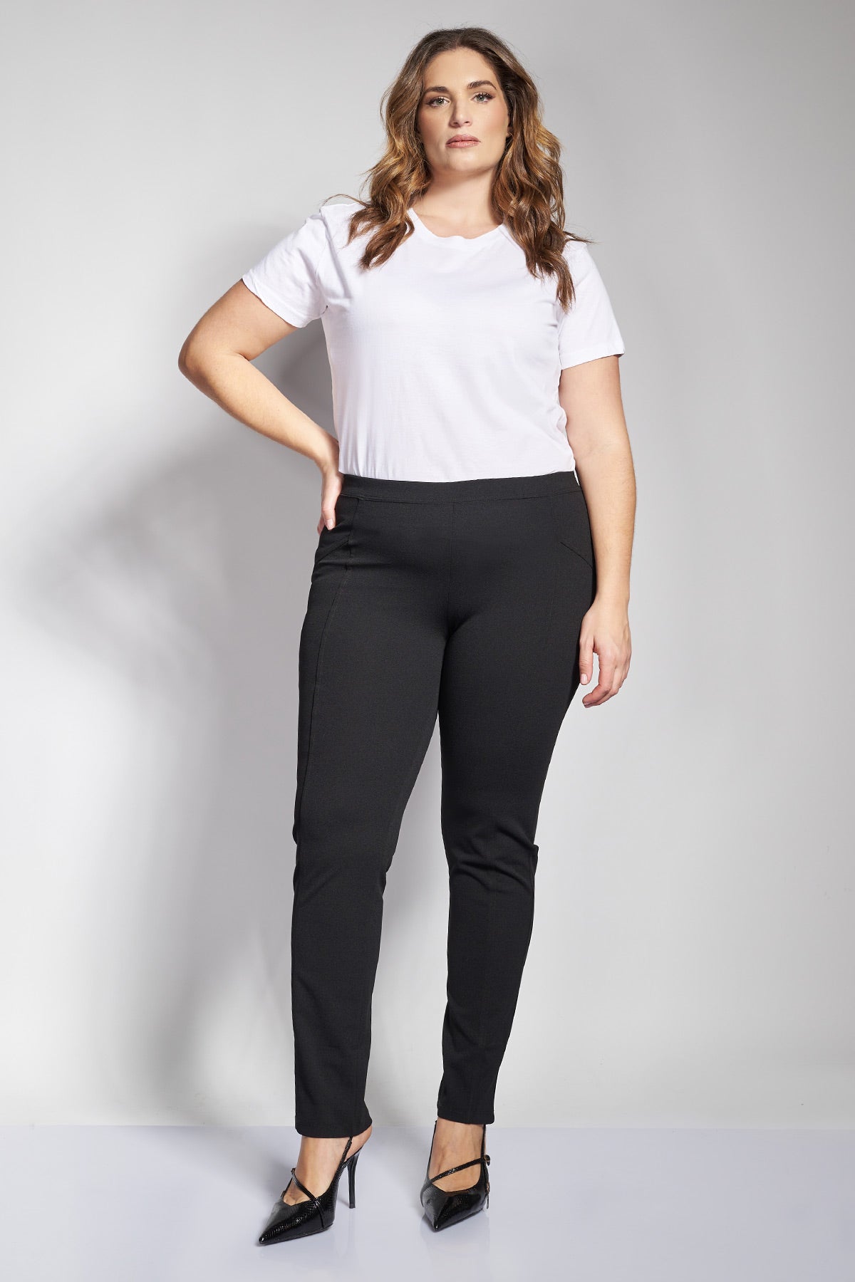 Slim scuba pants with elastic waist and front seam - Black