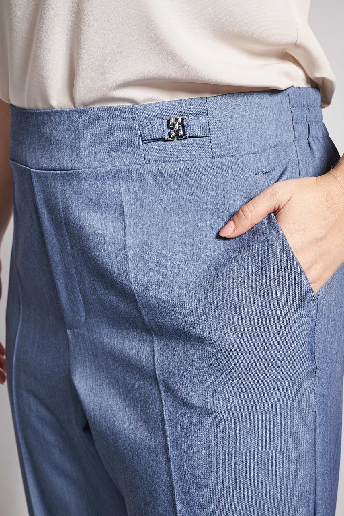 Peg twill TR pants with metal buckles on the waistband - Blue