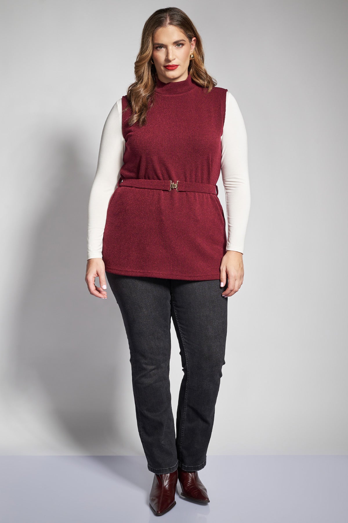 Knitted turtleneck vest with belt - Bordeaux