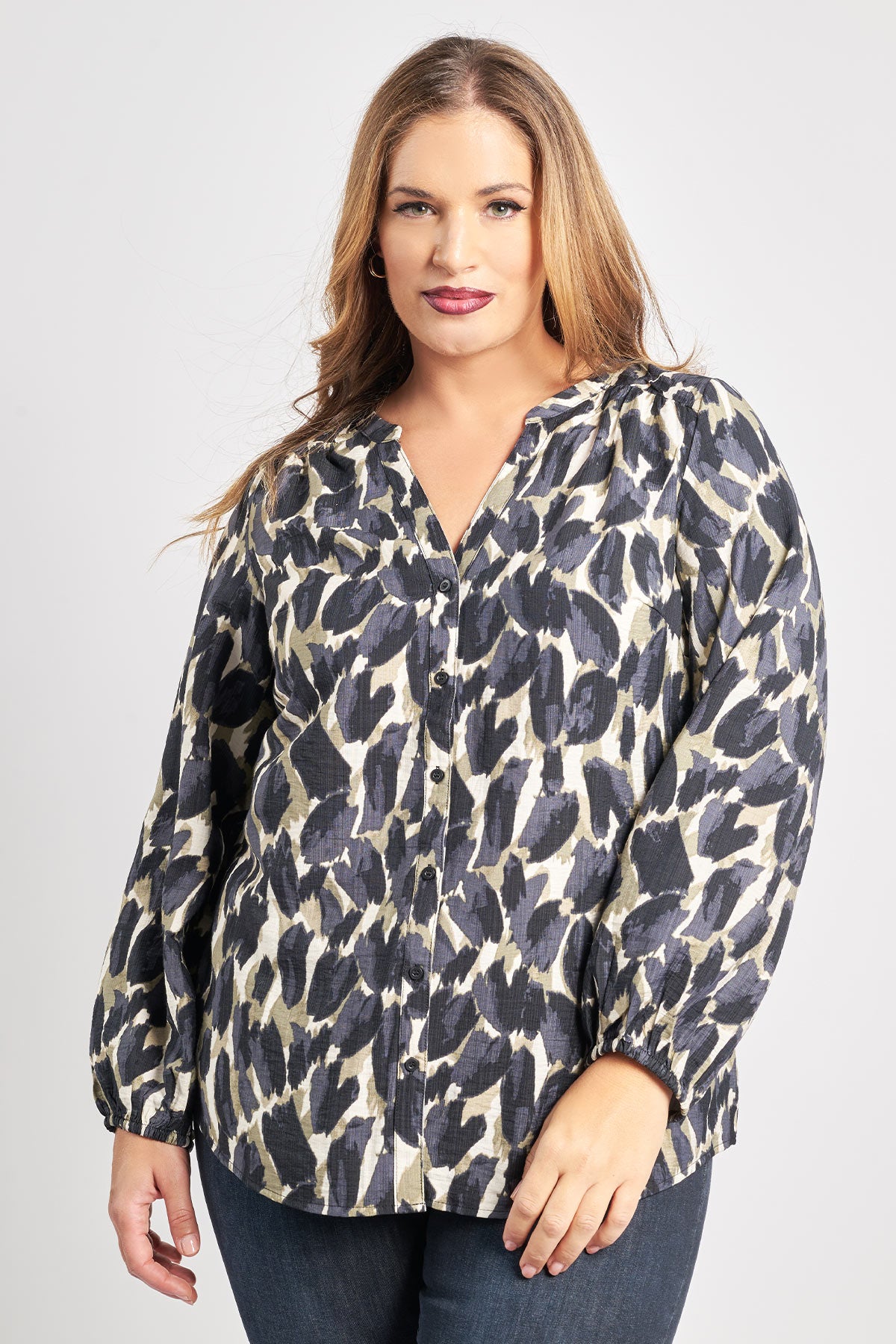 Πουκάμισο με γιακά Mao εμπριμέ camouflage VERO MODA - Μαύρο