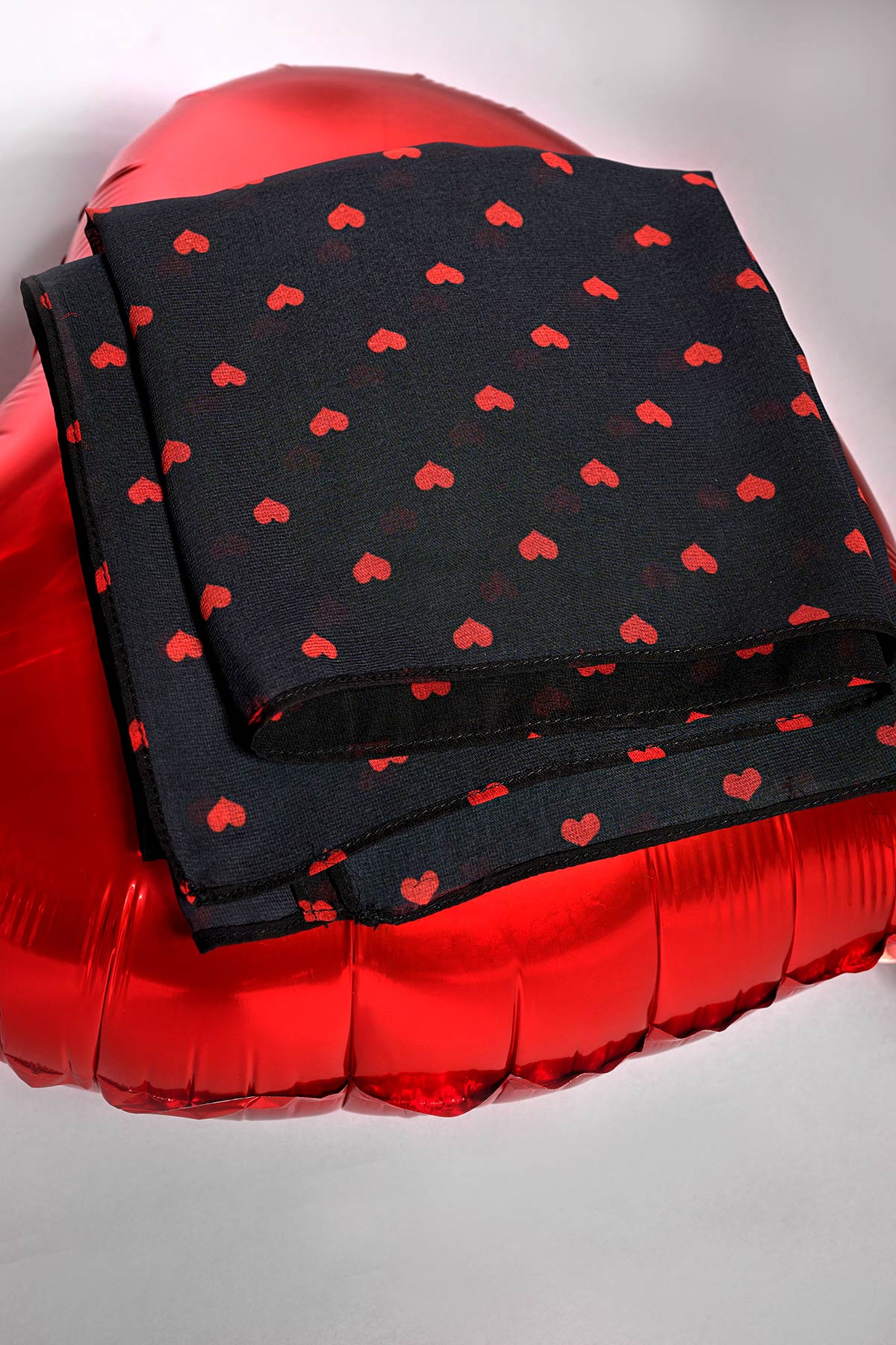 PRBT Printed chiffon scarf with heart pattern - Black