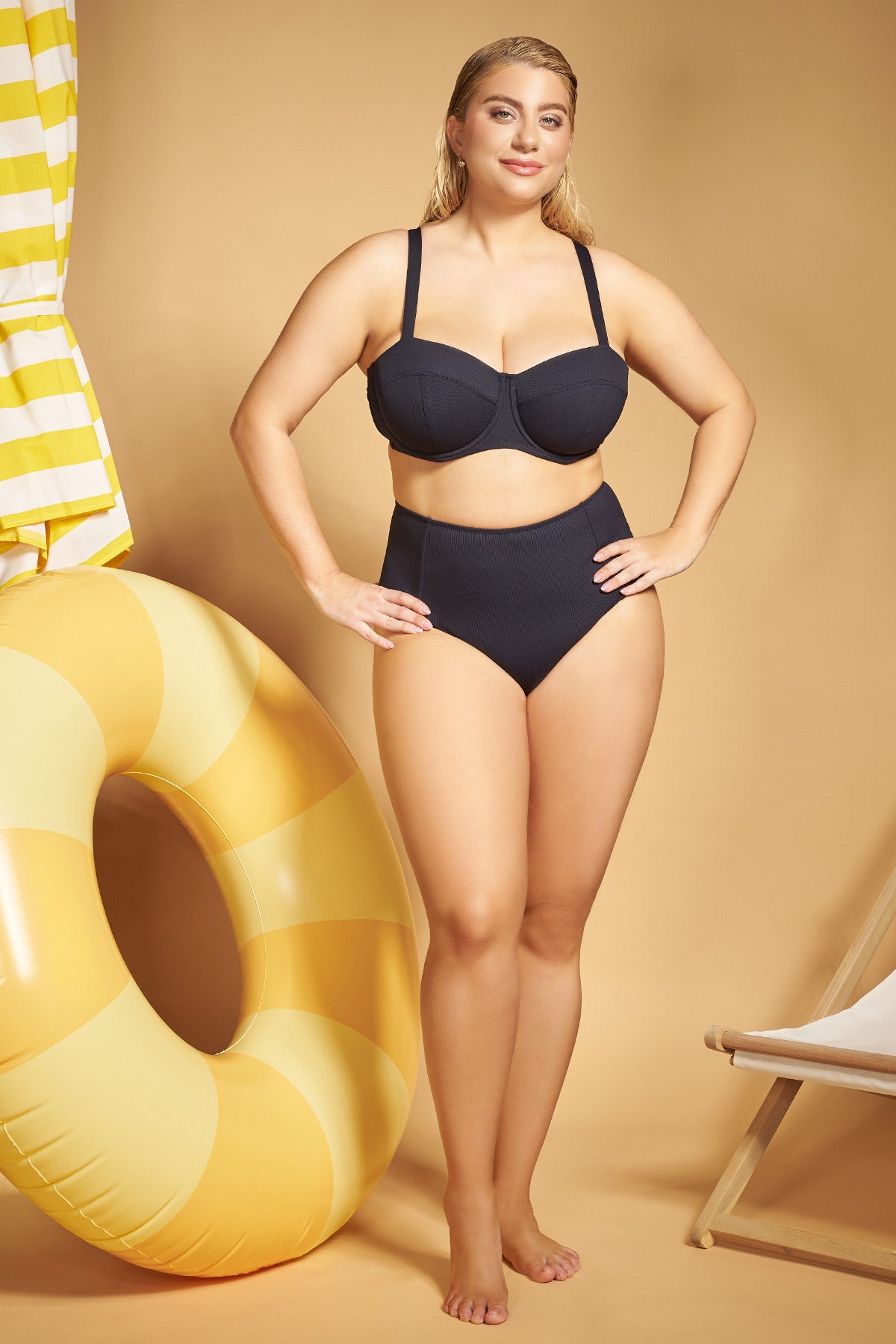 Ribbed Bikini Top with straps - Black