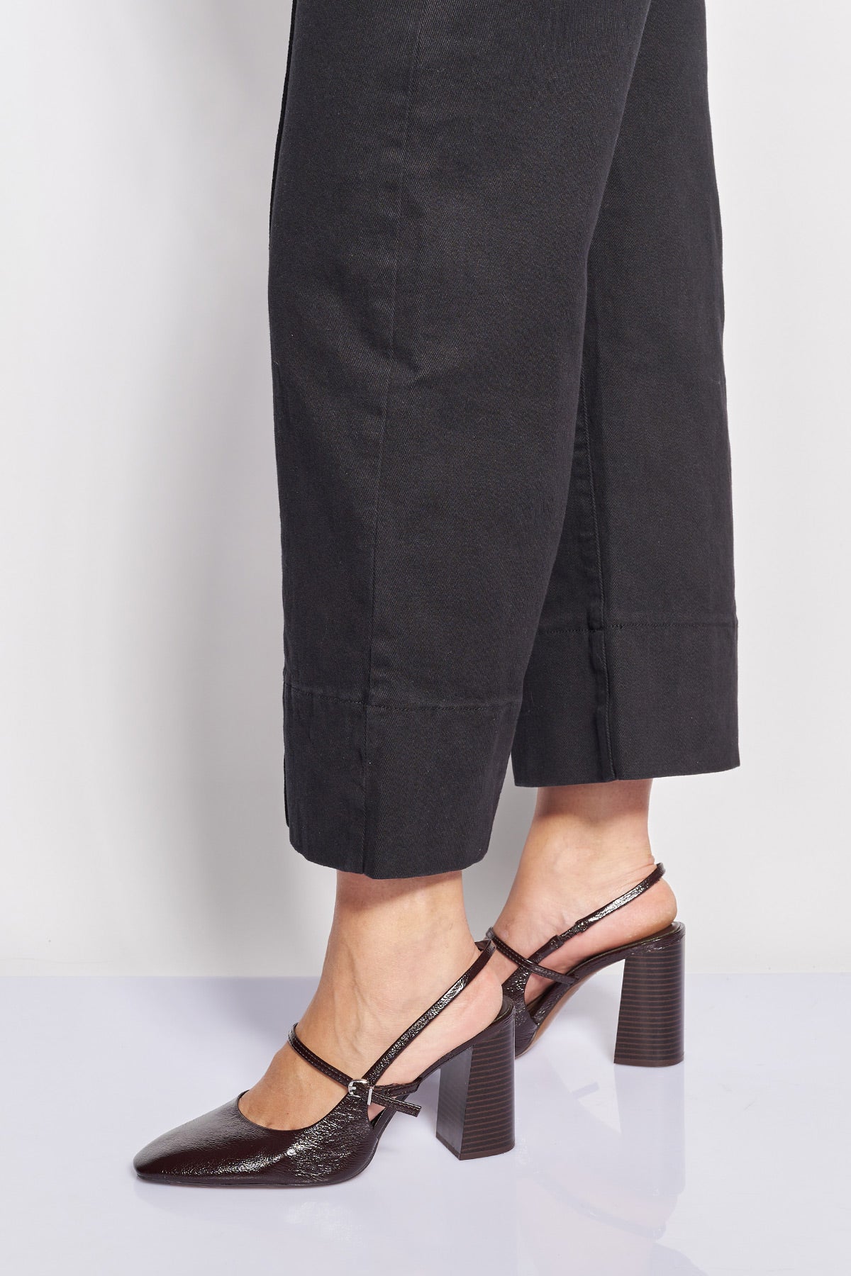 Τζιν παντελόνι cropped wide leg με νερβίρ μπροστά - Μαύρο