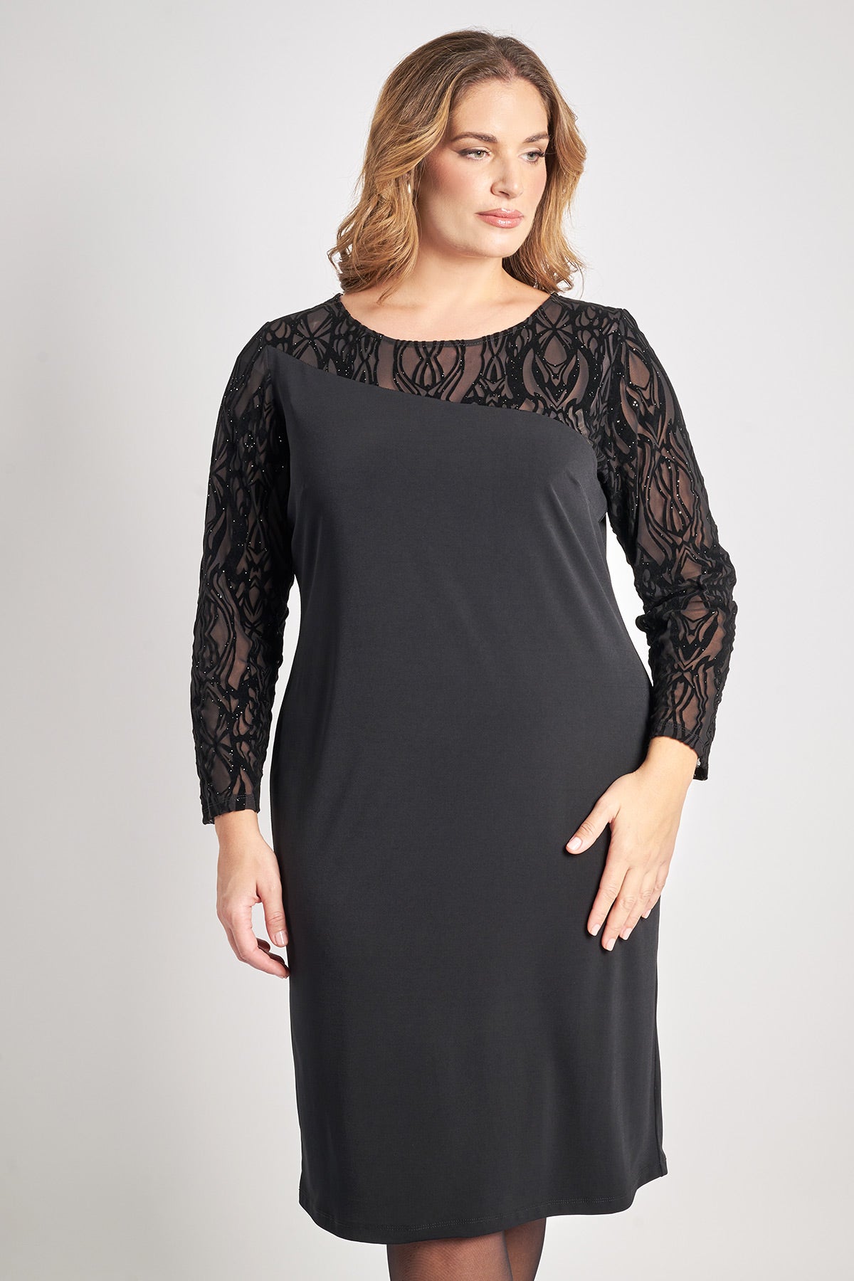 Evening midi dress with lace design and studs - Black