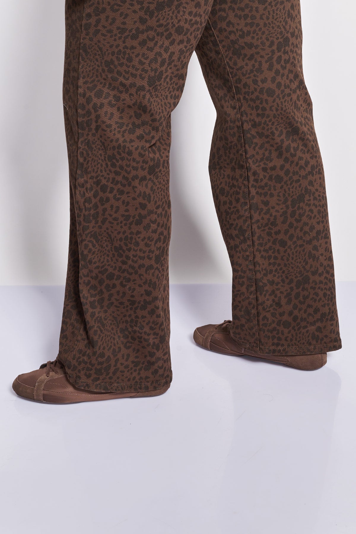 Wide Leg τζιν παντελόνι σε animal print εμπριμέ - Καφέ