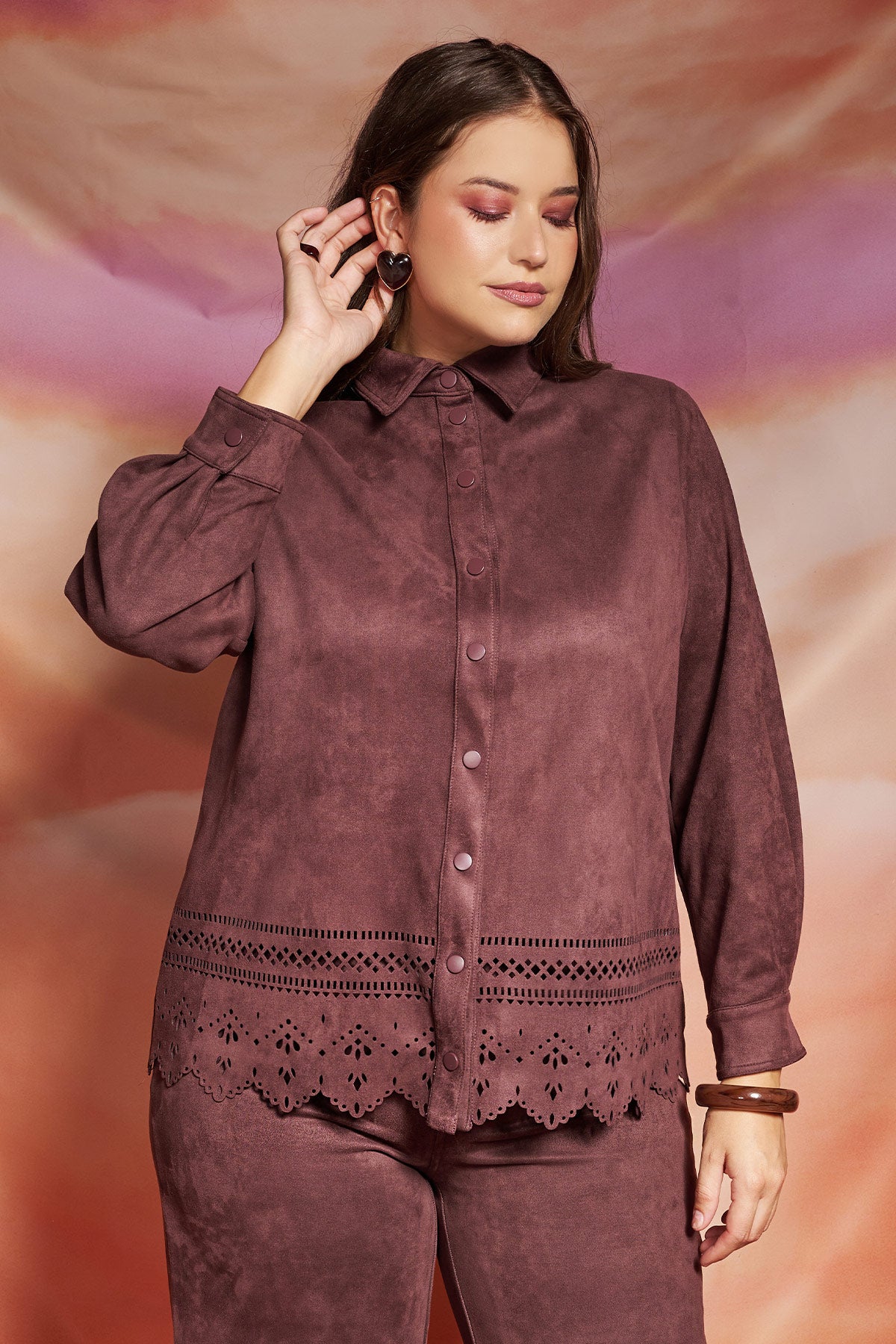 Overshirt σουέντ με διάτρητες λεπτομέρειες - Καφέ