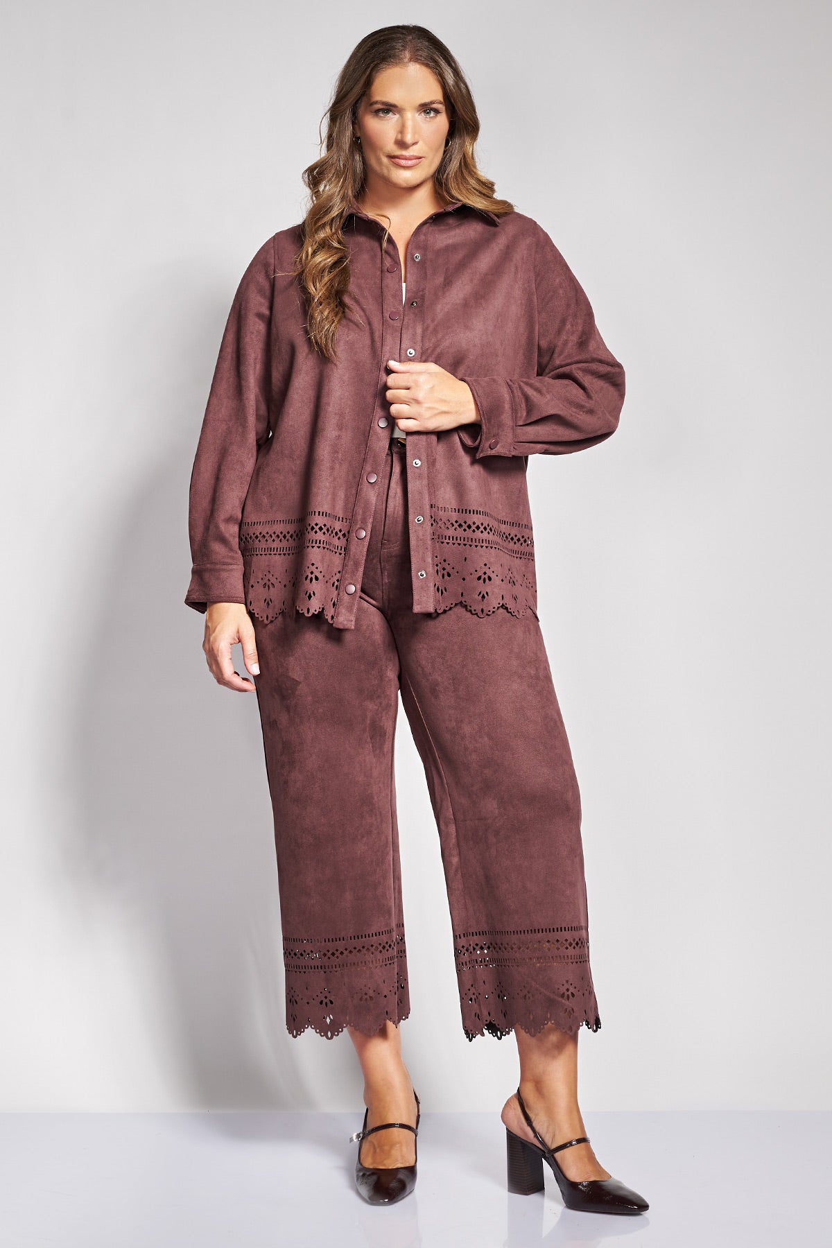 Overshirt από σουέτ ύφασμα με διάτρητες λεπτομέρειες - Καφέ