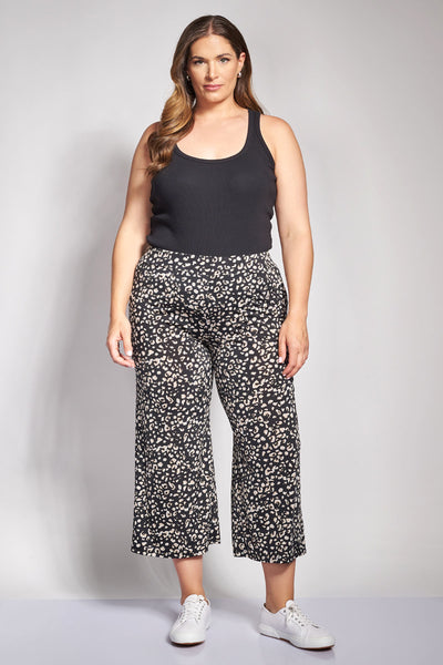 Cropped παντελόνα με animal print - Μαύρο