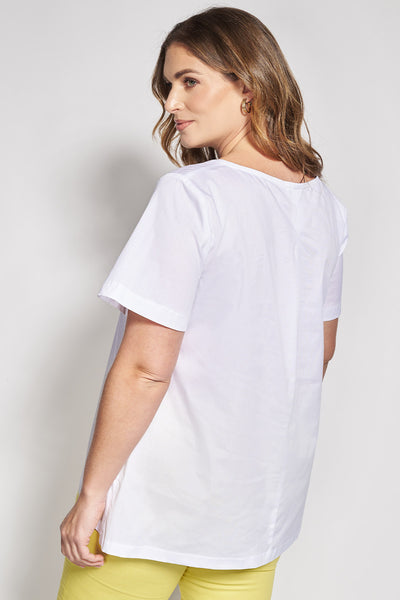 Short-sleeved blouse with asymmetric hem - White