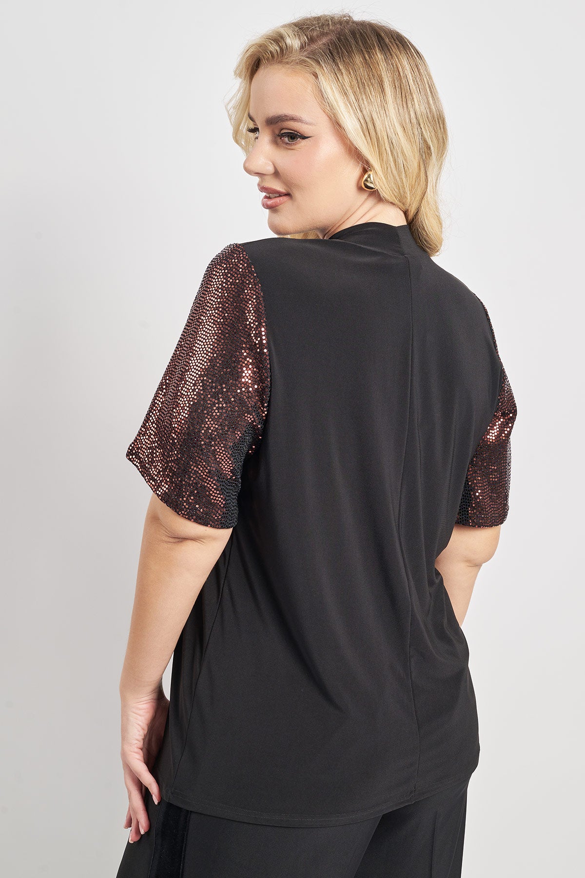 Blouse with sequins on sleeves - Black