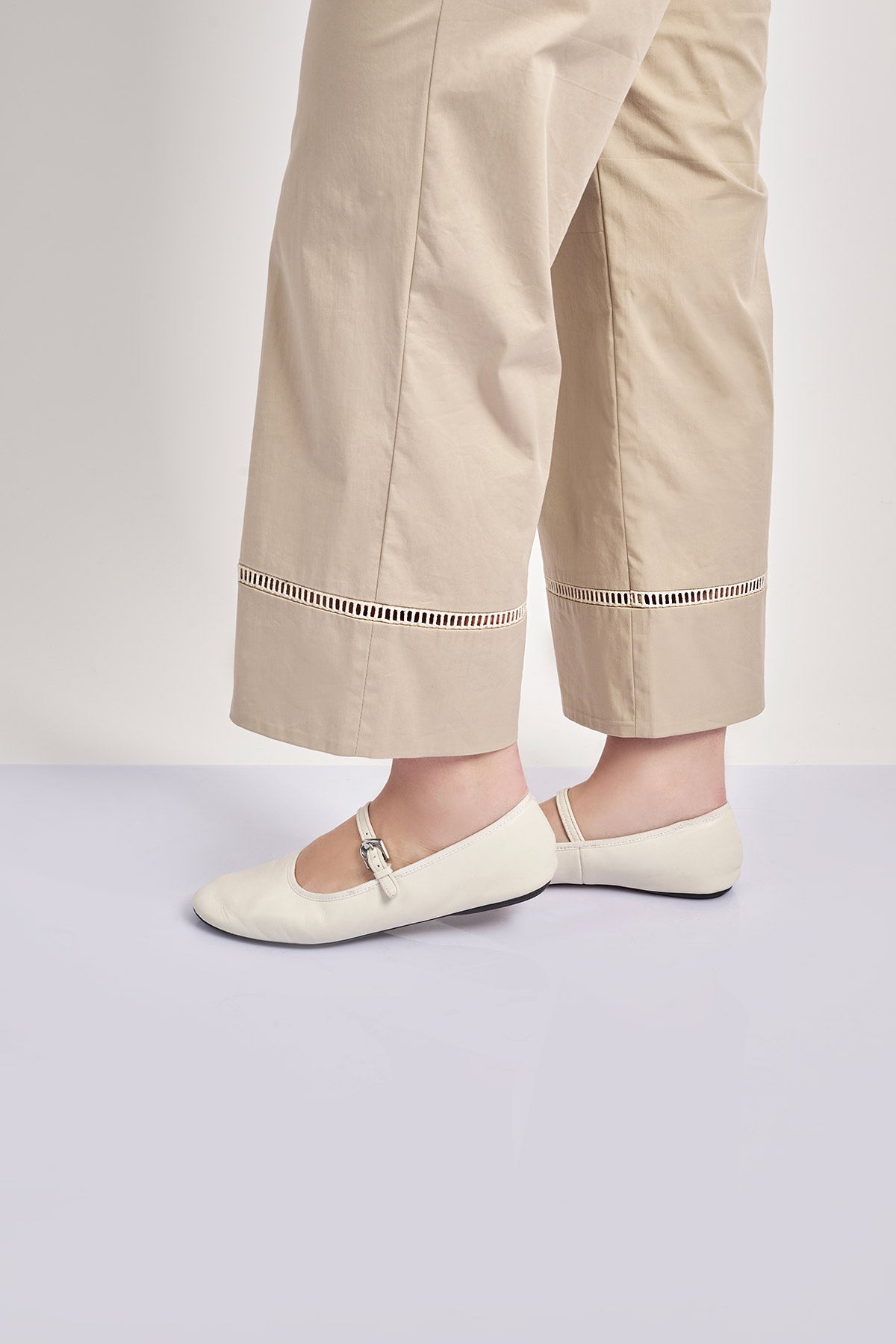Gabardine cropped trousers with trim - Beige