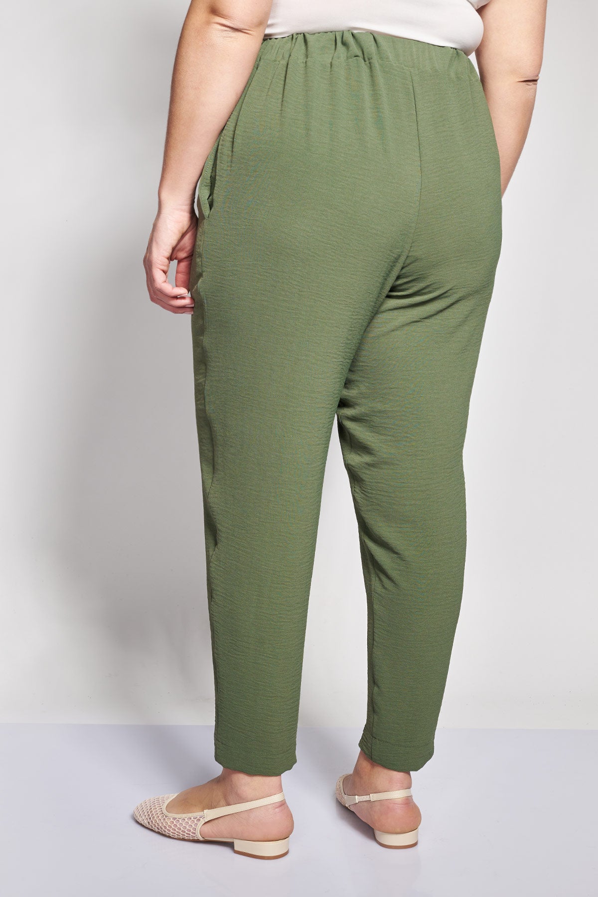 Tapered trousers with turn-ups in textured washed - Khaki