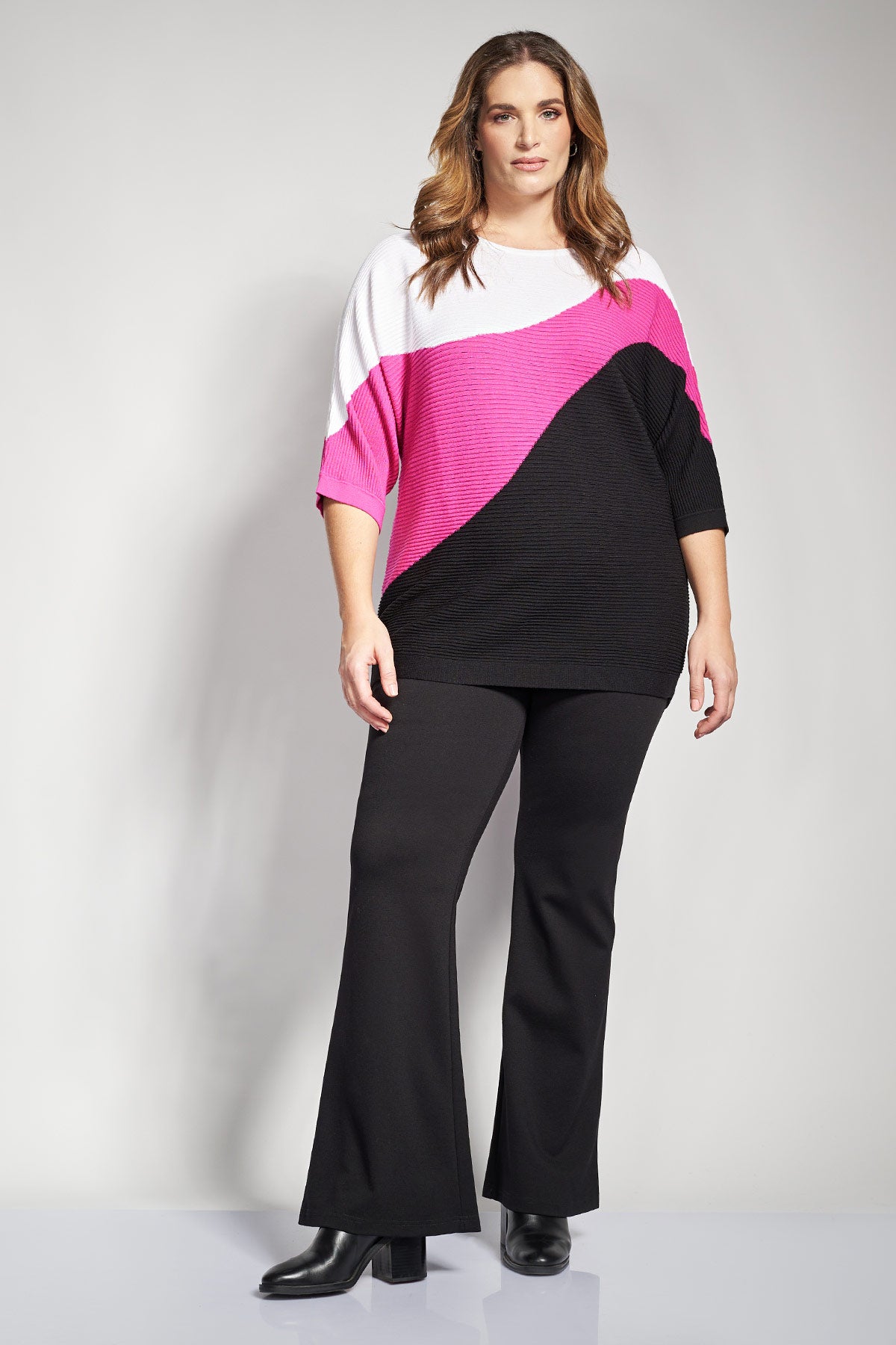 Color-block diagonal knitted top - Black